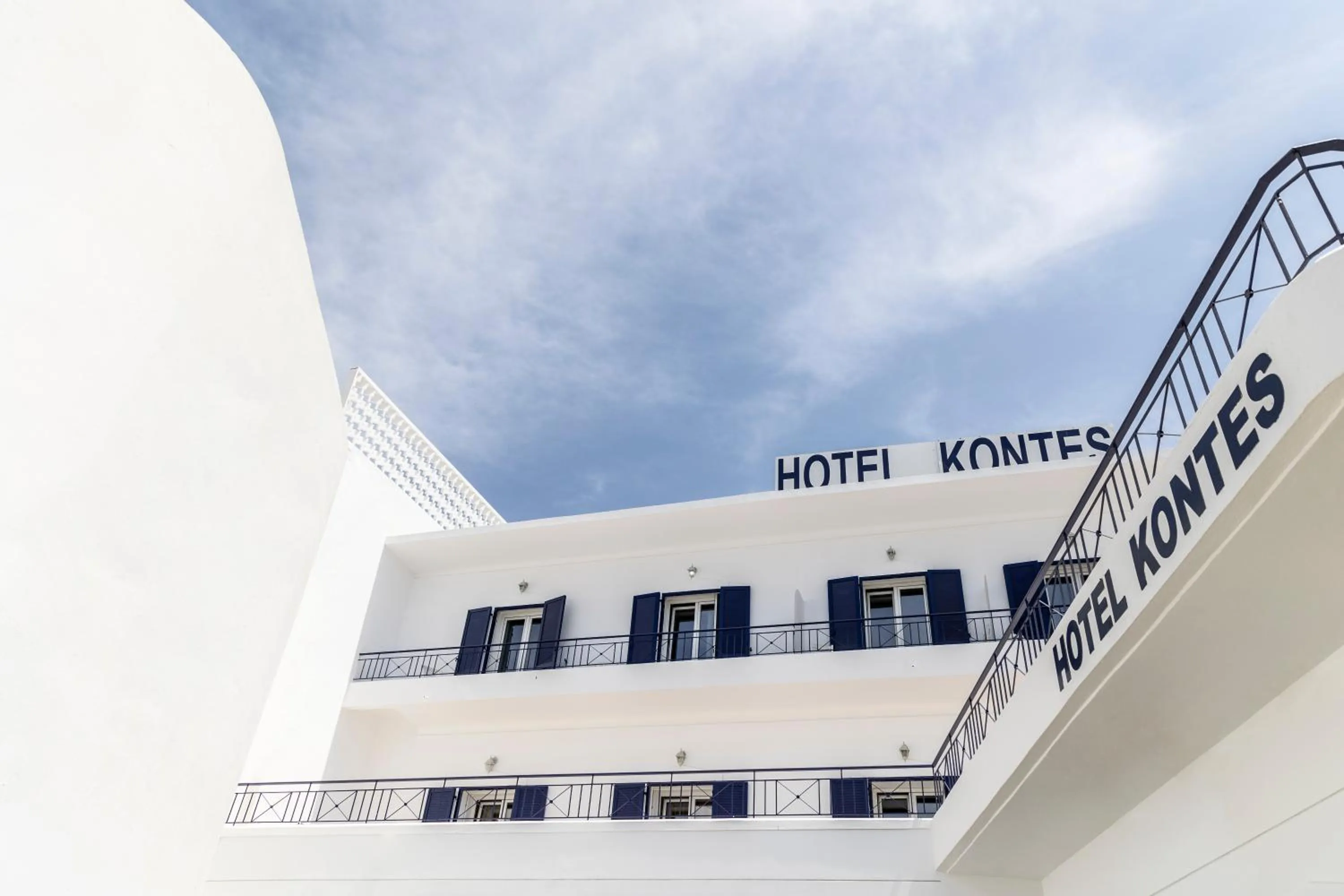 Property building in Hotel Kontes Comfort