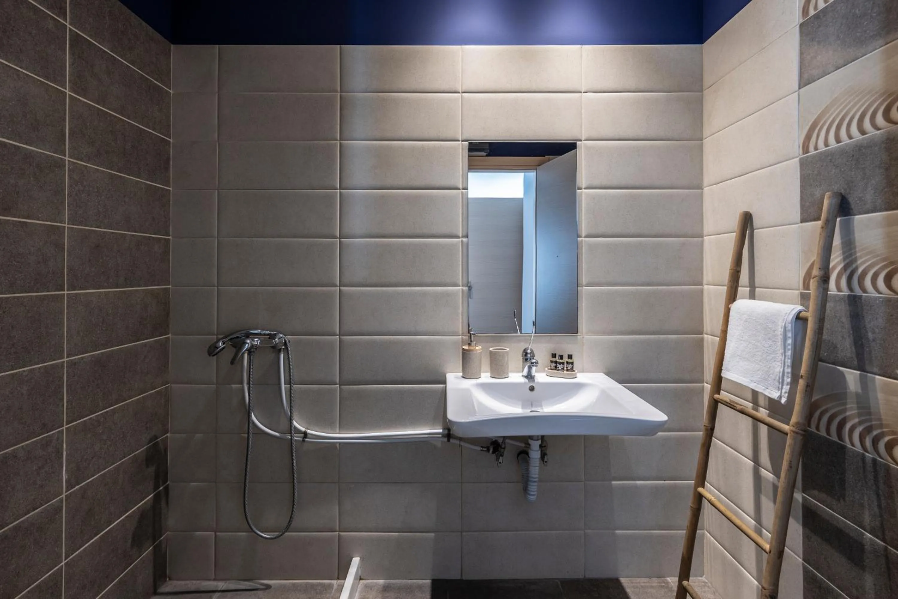 Bathroom in Hotel Kontes Comfort