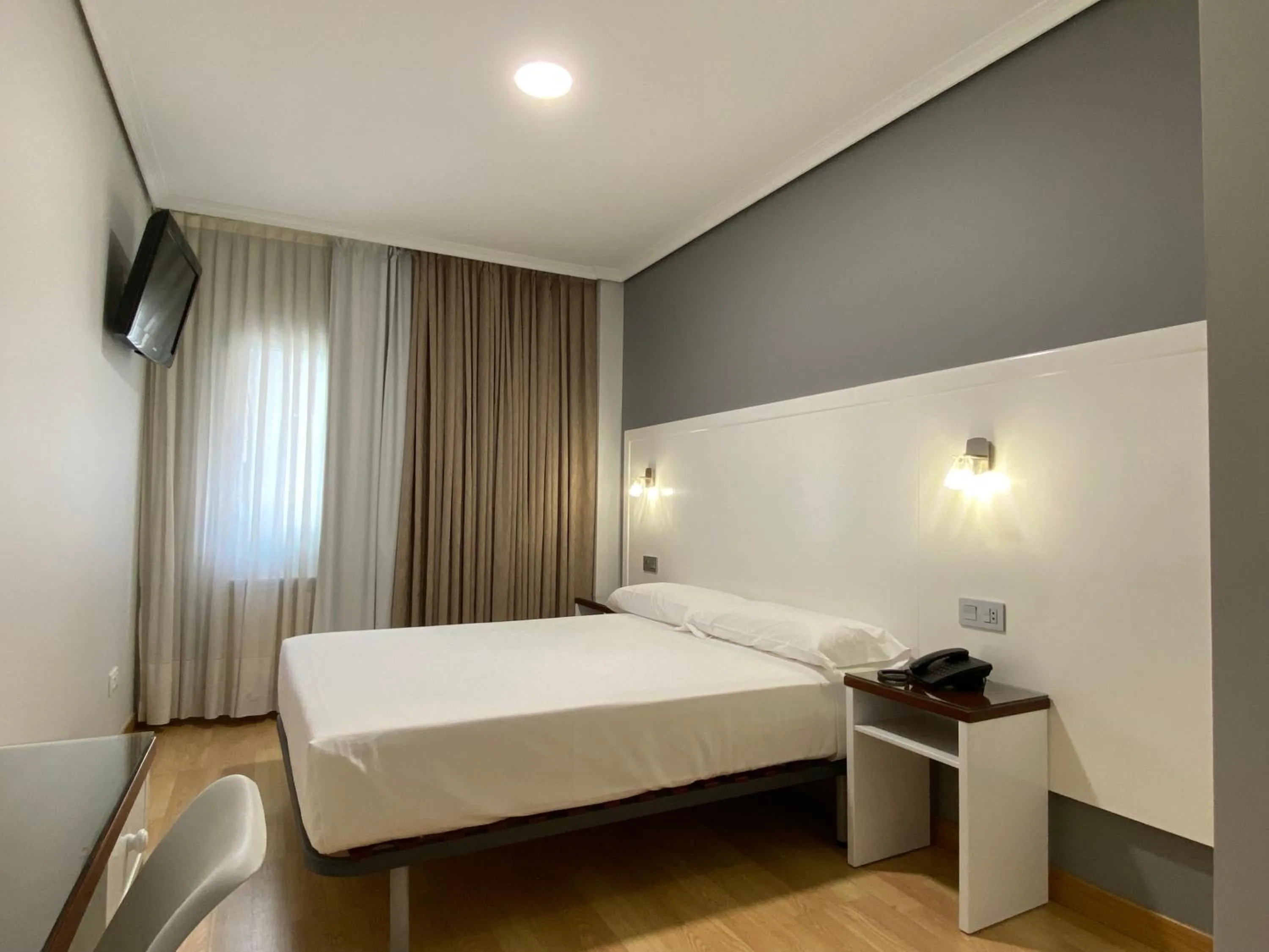 Bed in Hotel Arsus
