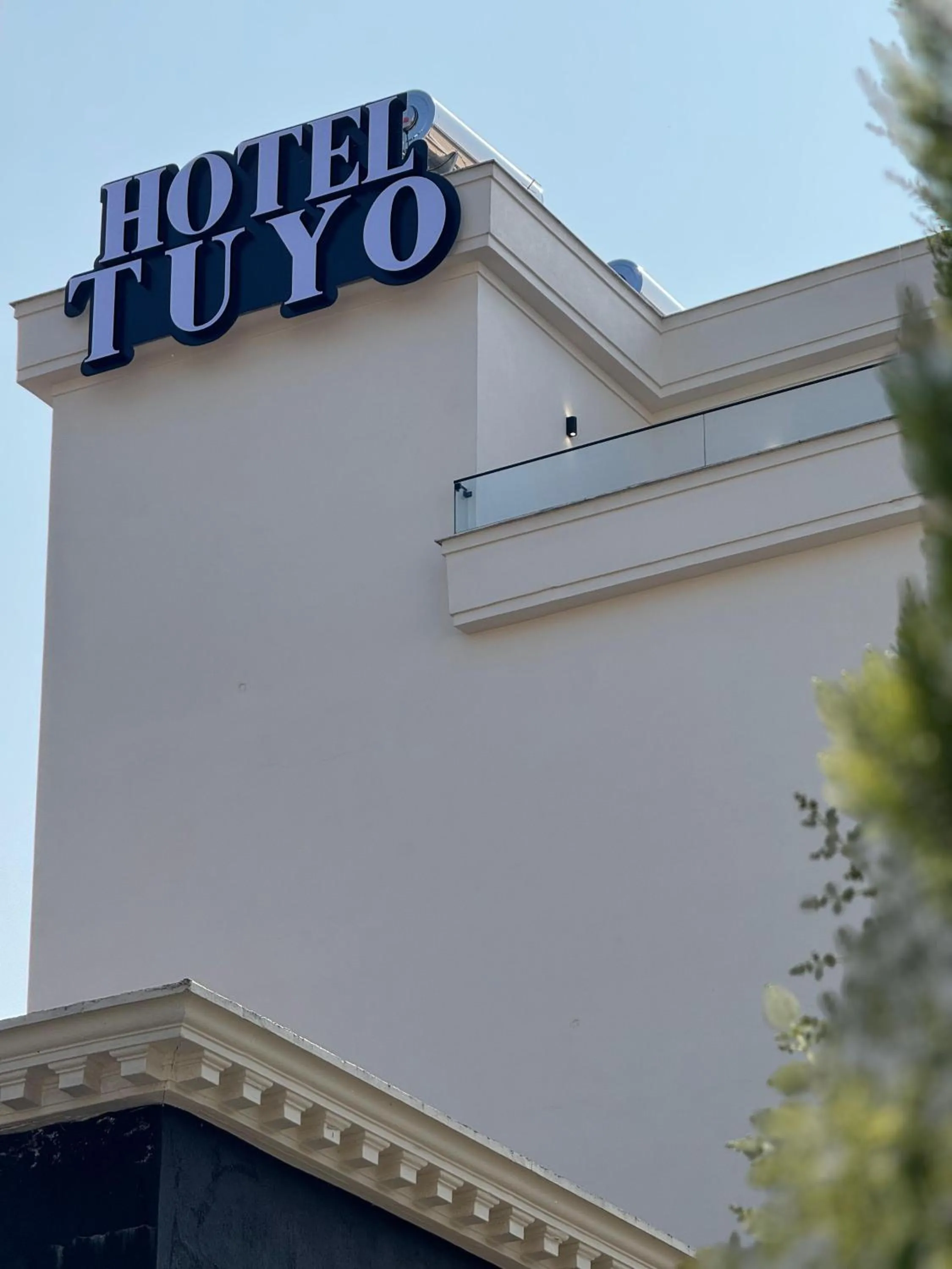 Hotel Tuyo