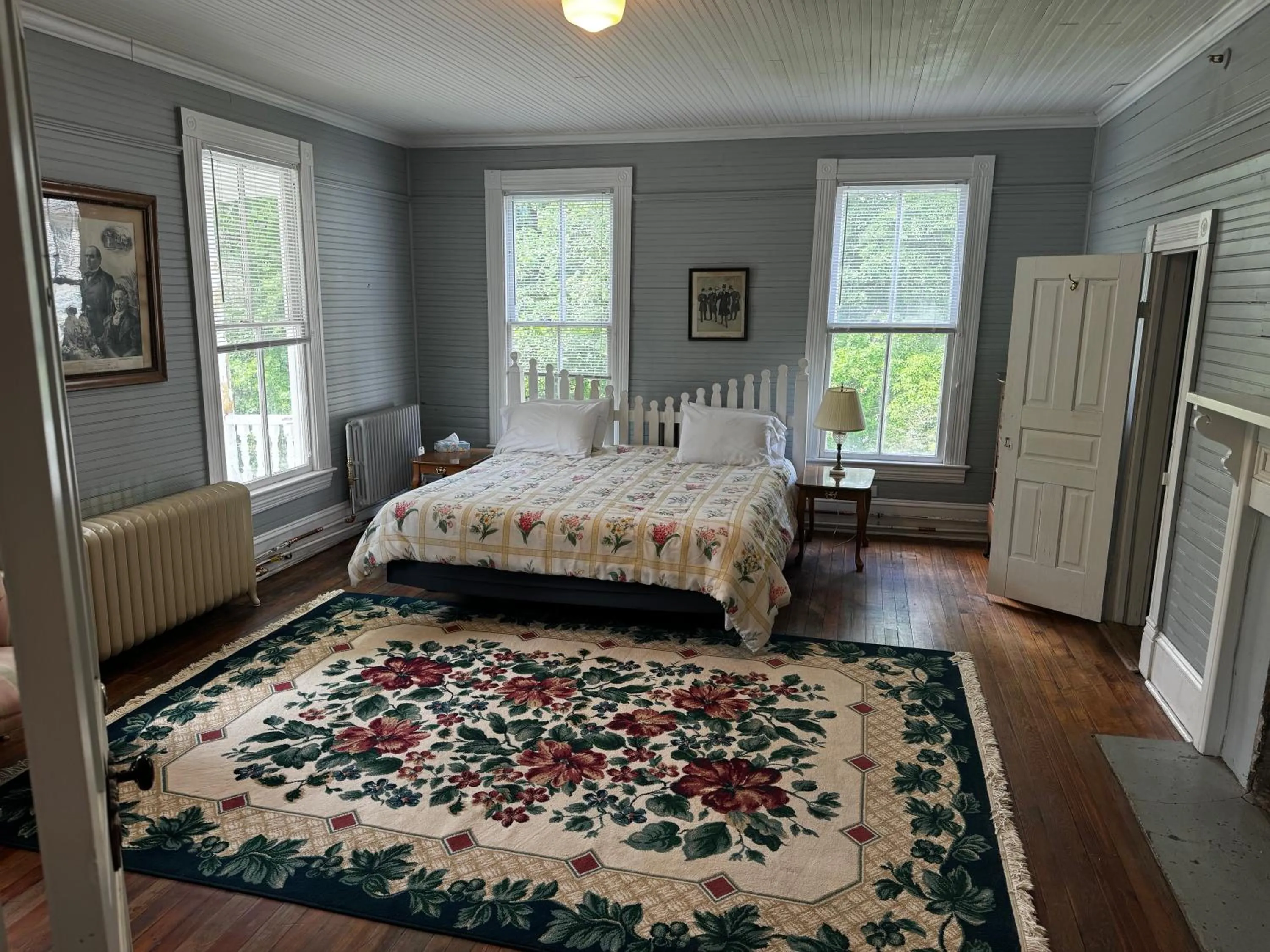 King Room in The Balsam Mountain Inn