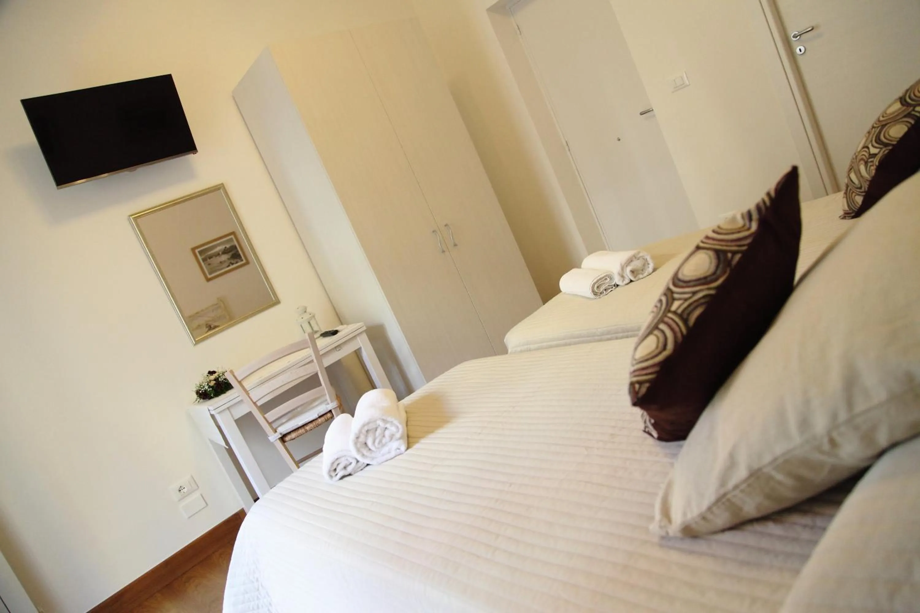 Photo of the whole room, Bed in B&B Evelyne