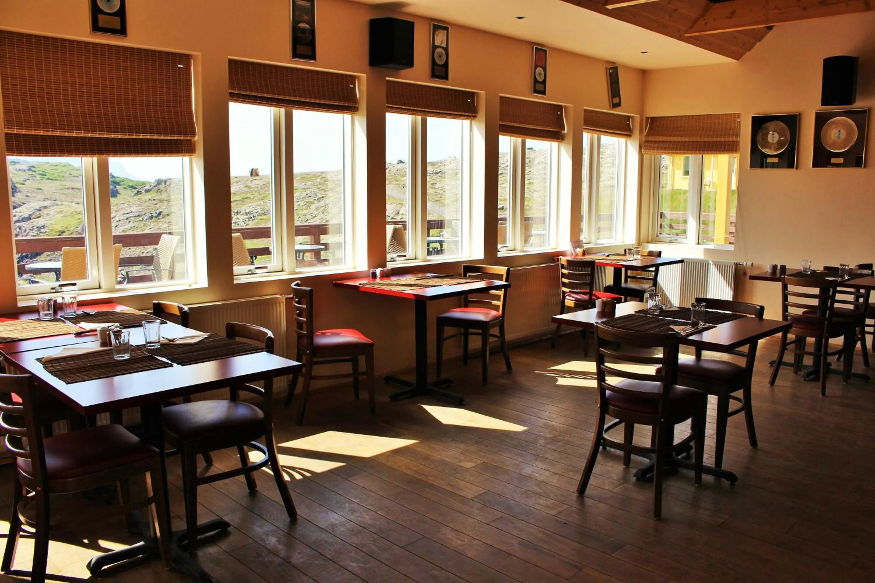 Restaurant/places to eat in Fossatun Camping Pods & Cottages - Sleeping Bag Accommodation