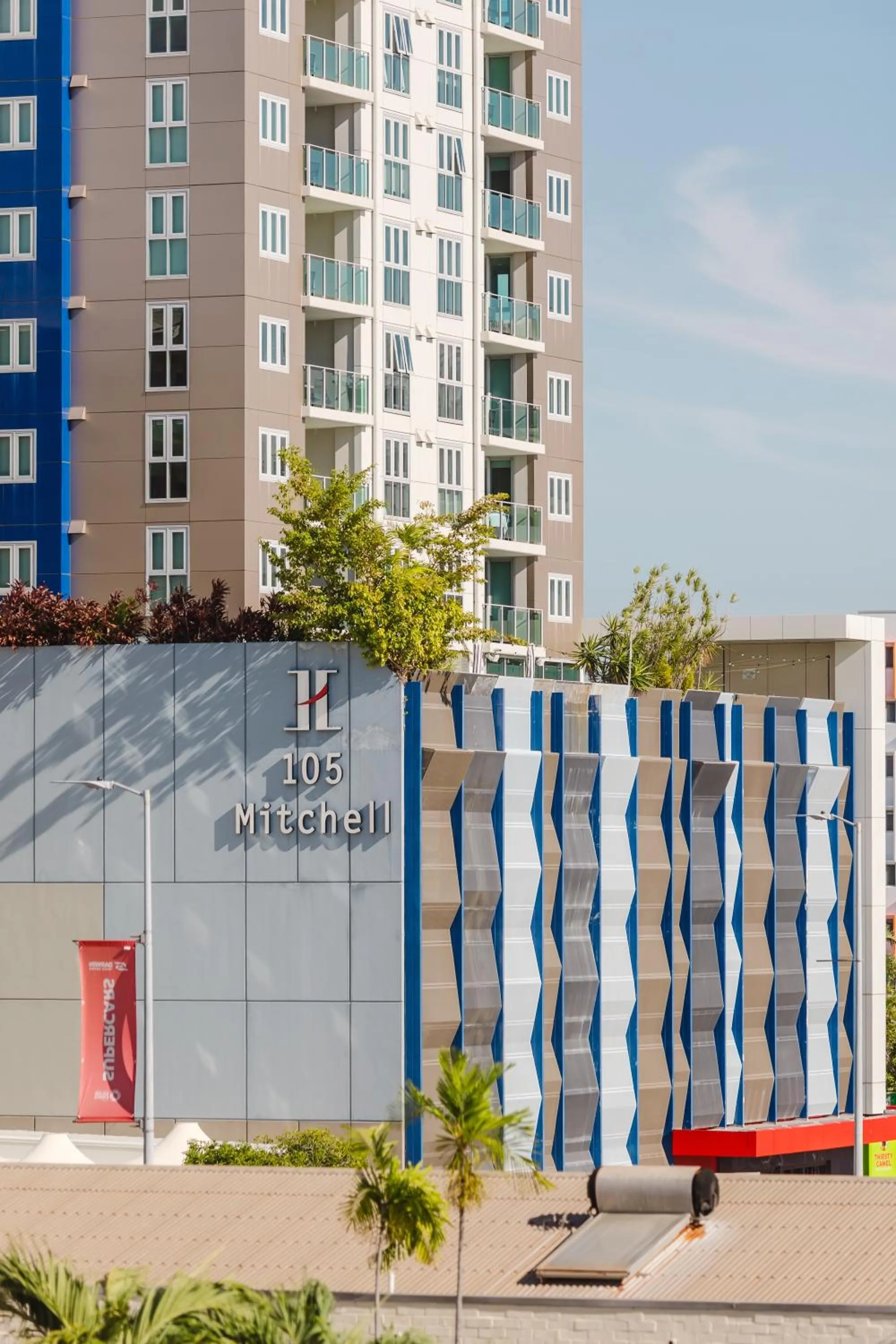 Property building in H on Mitchell Apartment Hotel