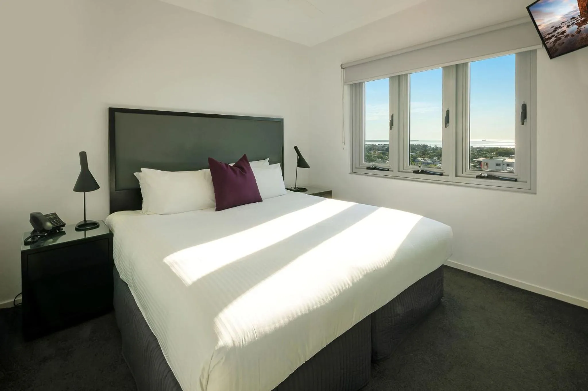 Bed in H on Mitchell Apartment Hotel