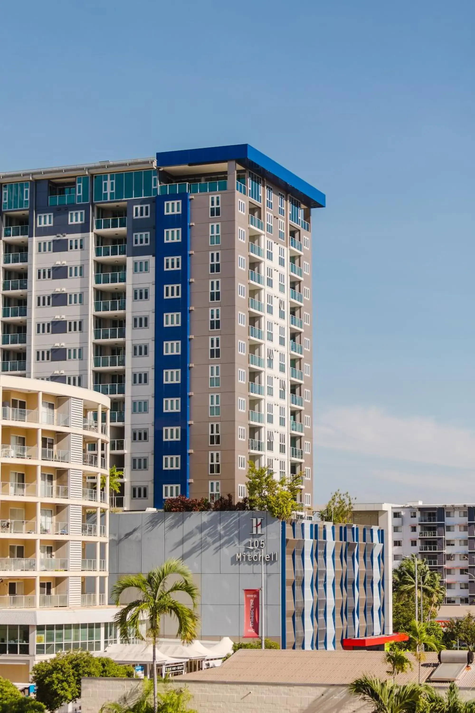 Property building in H on Mitchell Apartment Hotel Property building in H on Mitchell Apartment Hotel