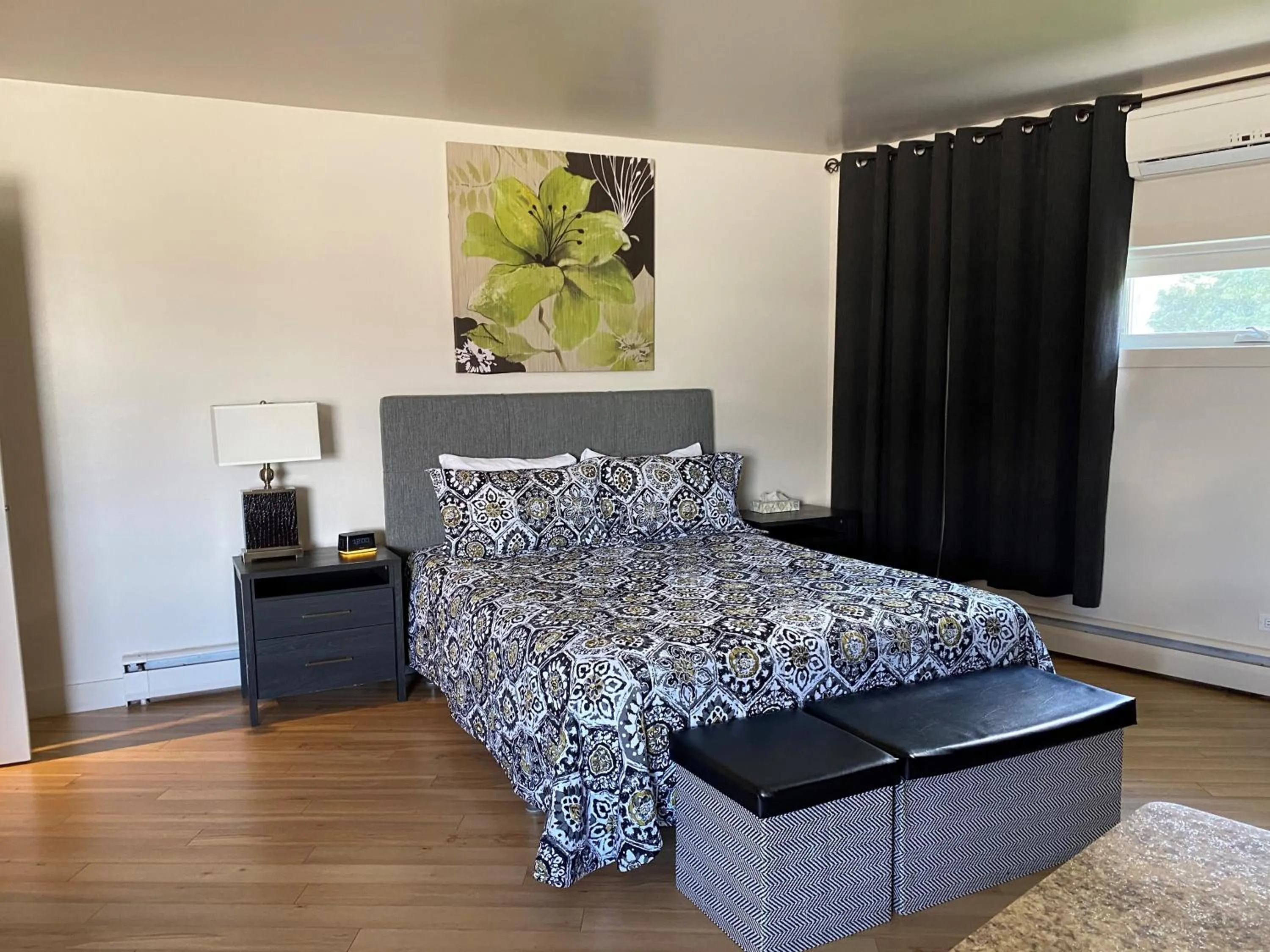 Bed in Motel Centre-Ville