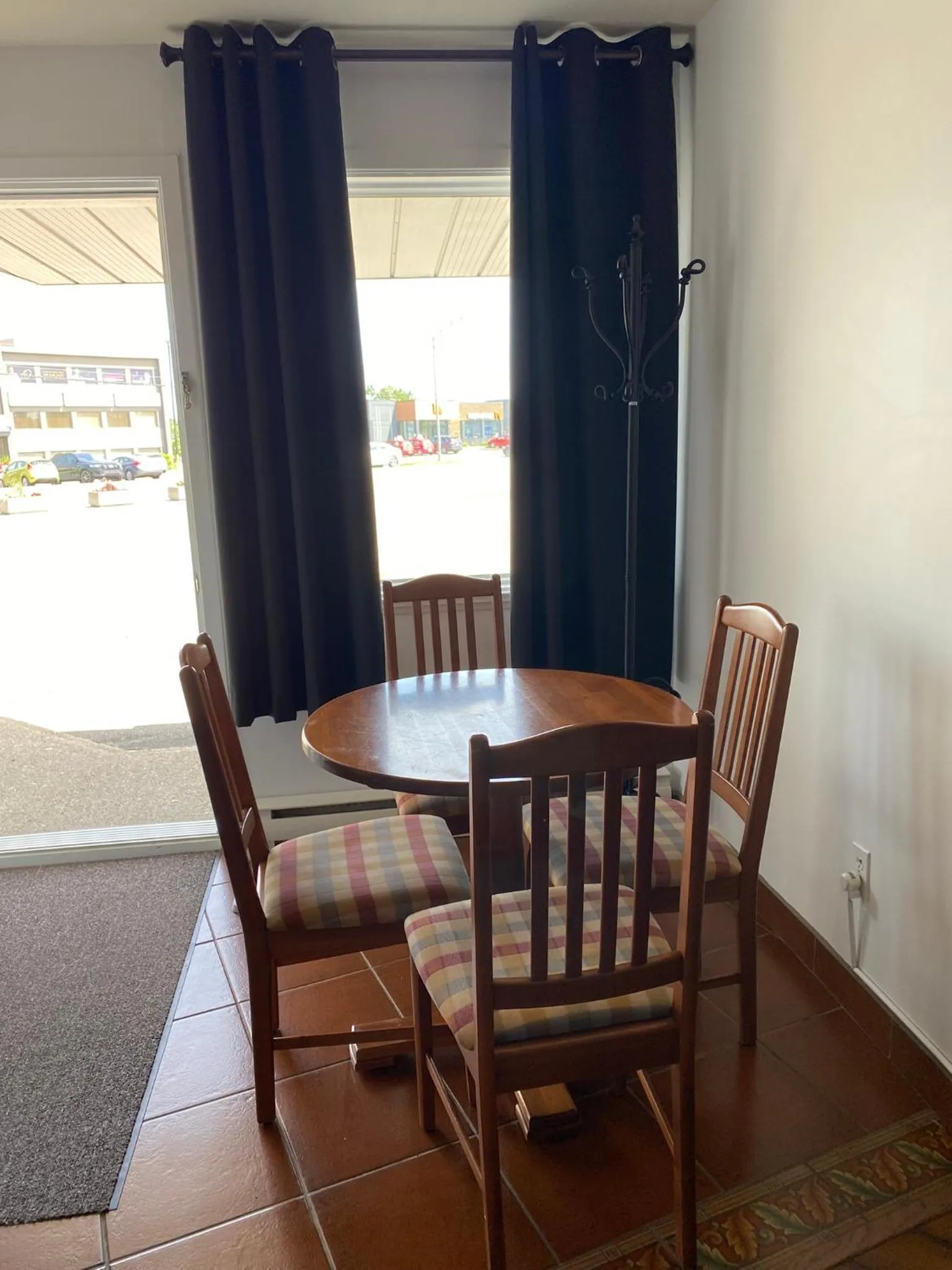 Dining area in Motel Centre-Ville