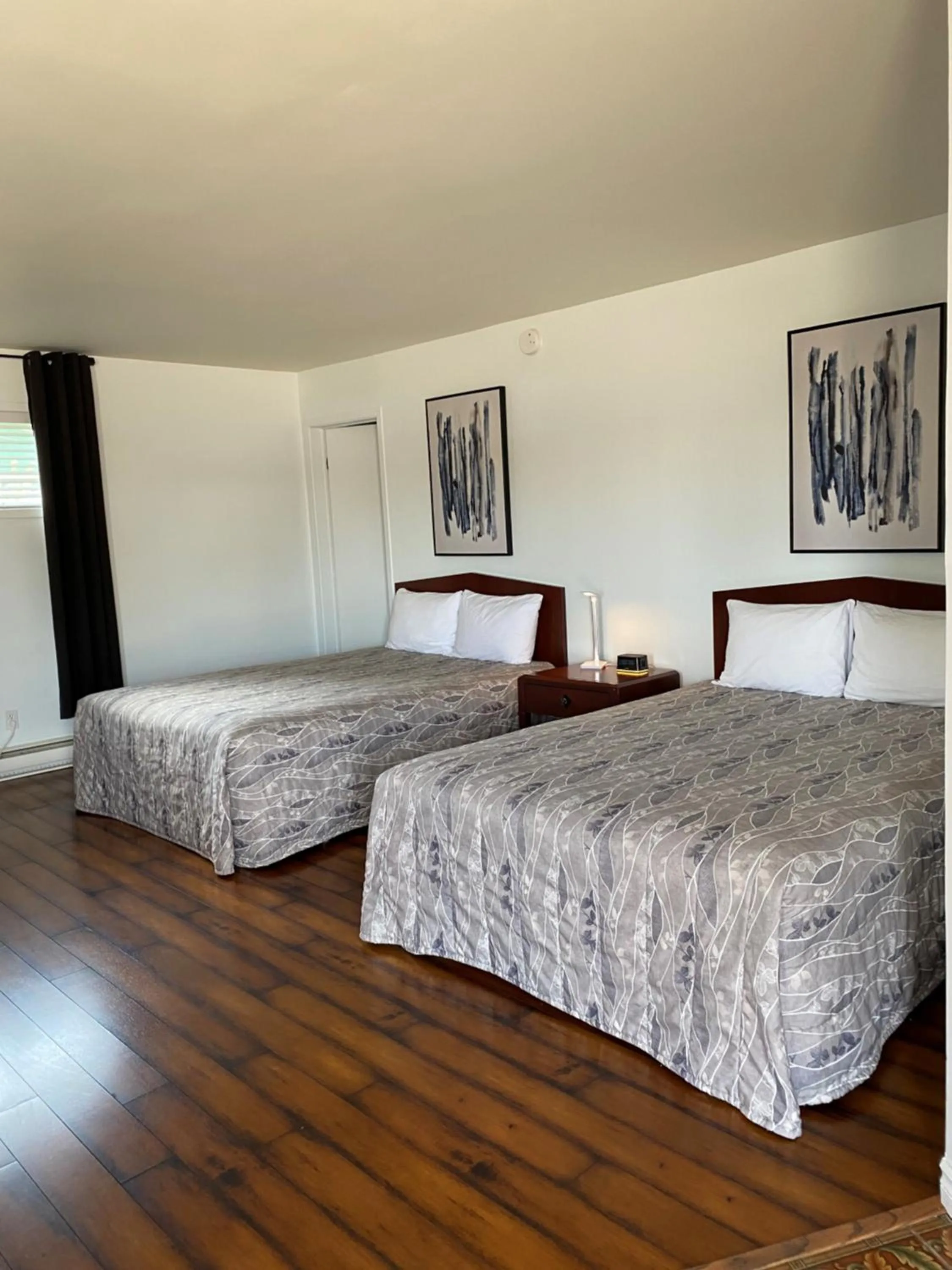 Bed in Motel Centre-Ville