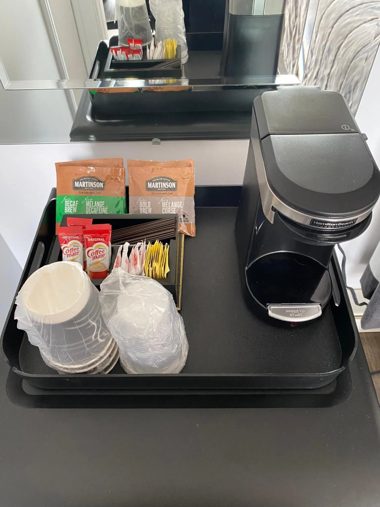 Coffee/tea facilities in Motel Centre-Ville