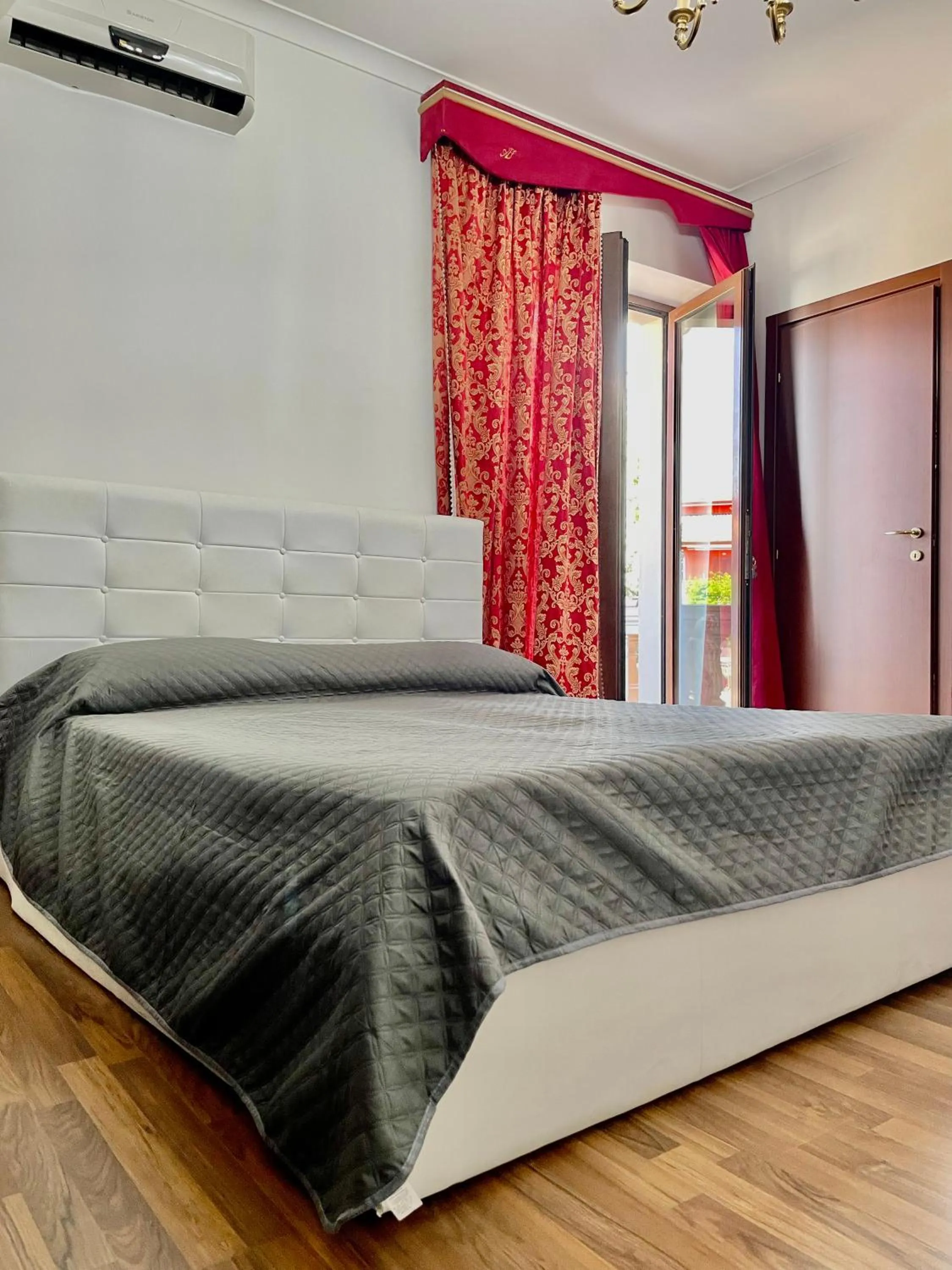 Bedroom, Bed in Lo Scrigno B&B