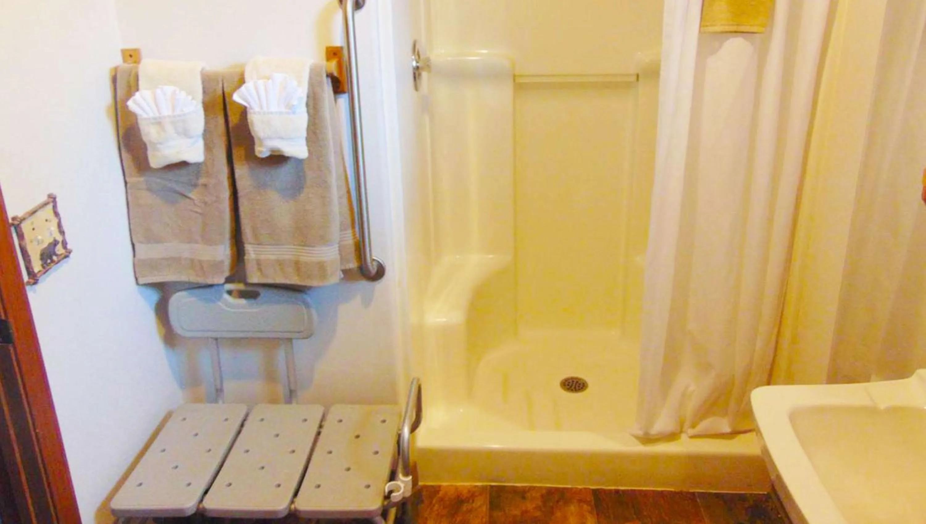 Bathroom in Dodge Peak Lodge