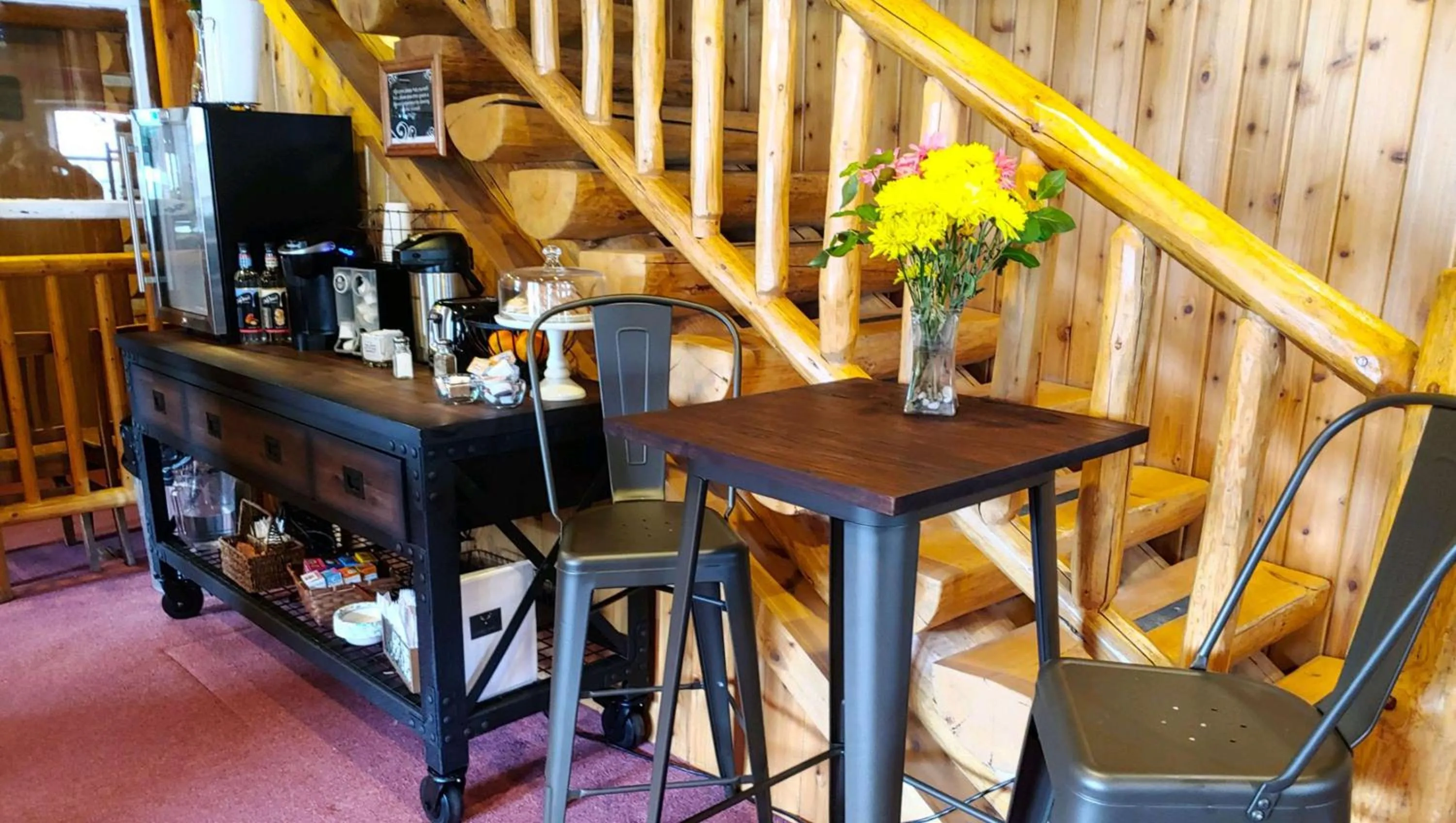 Breakfast in Dodge Peak Lodge