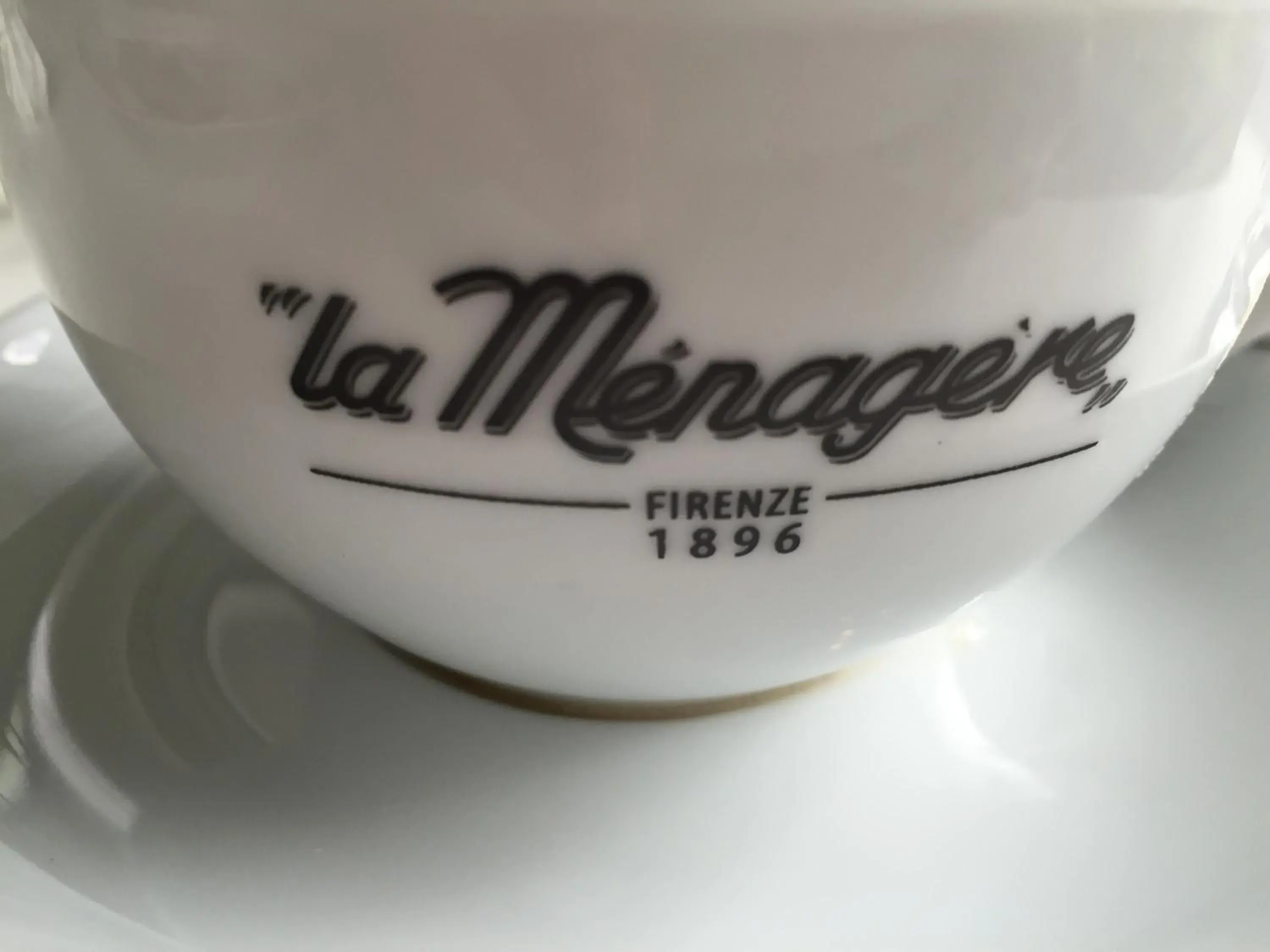 Food and drinks in The Artists' Palace Florence Food and drinks in The Artists' Palace Florence