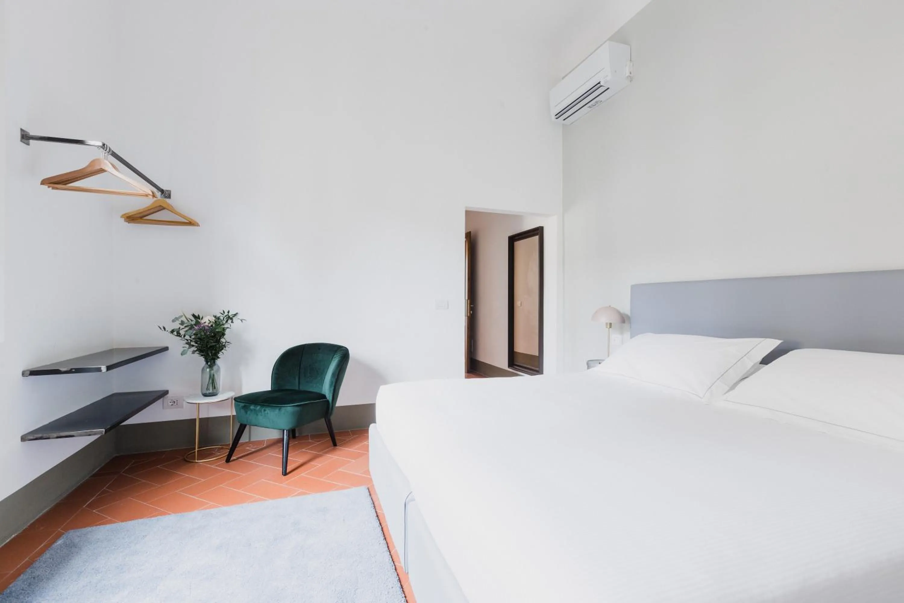 Photo of the whole room, Bed in The Artists' Palace Florence