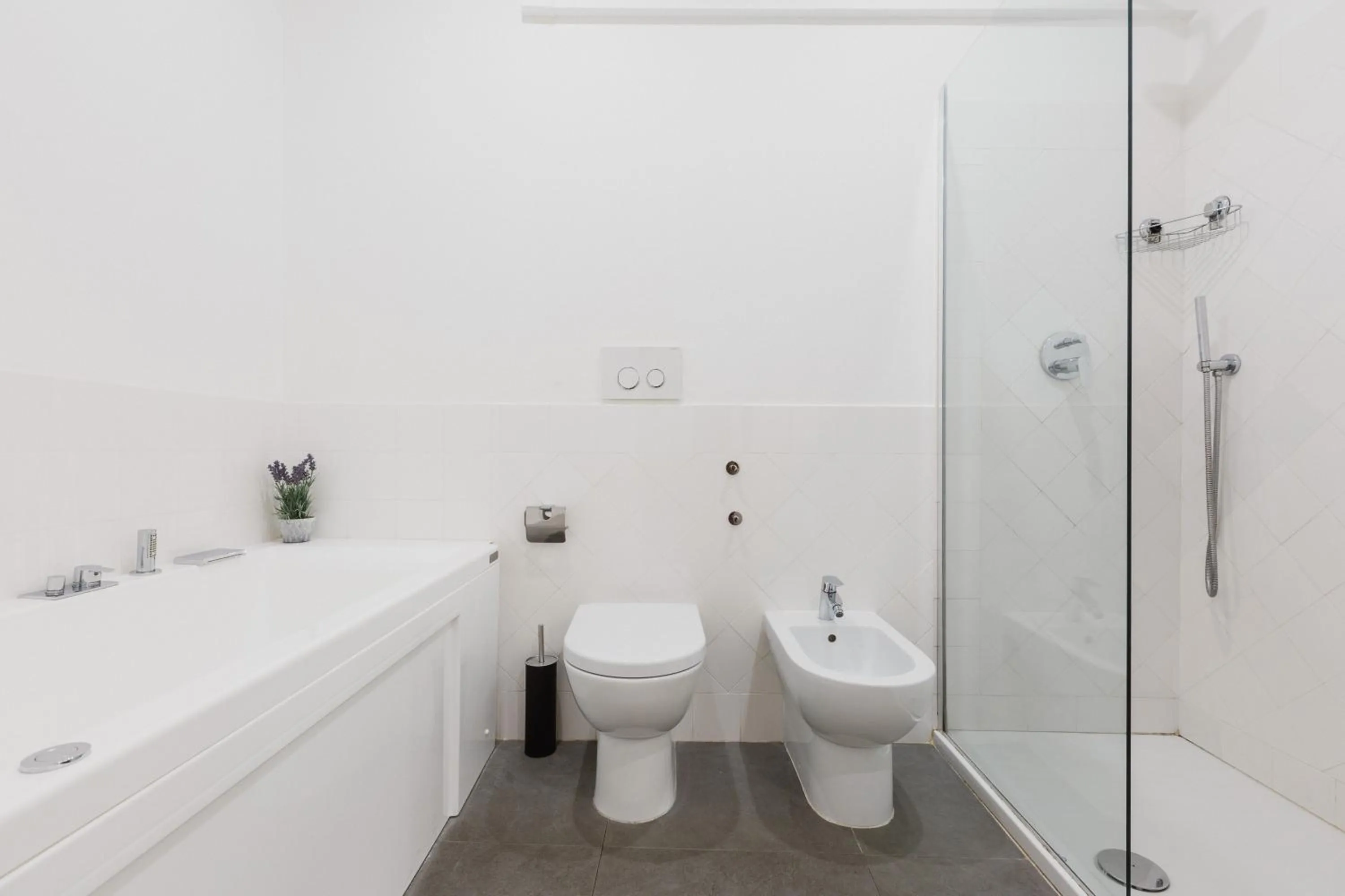 Shower in The Artists' Palace Florence