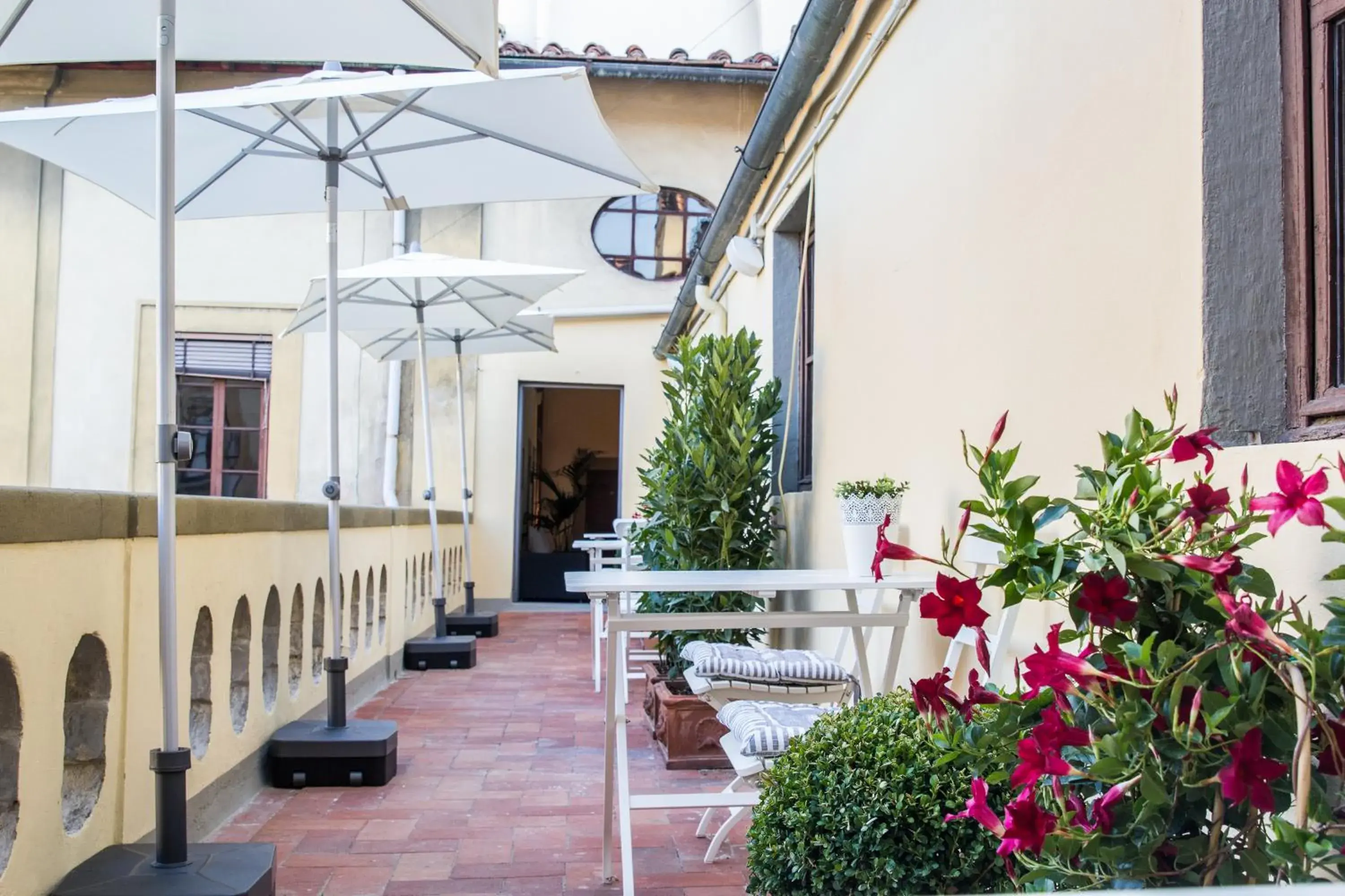 Facade/entrance in The Artists' Palace Florence Facade/entrance in The Artists' Palace Florence