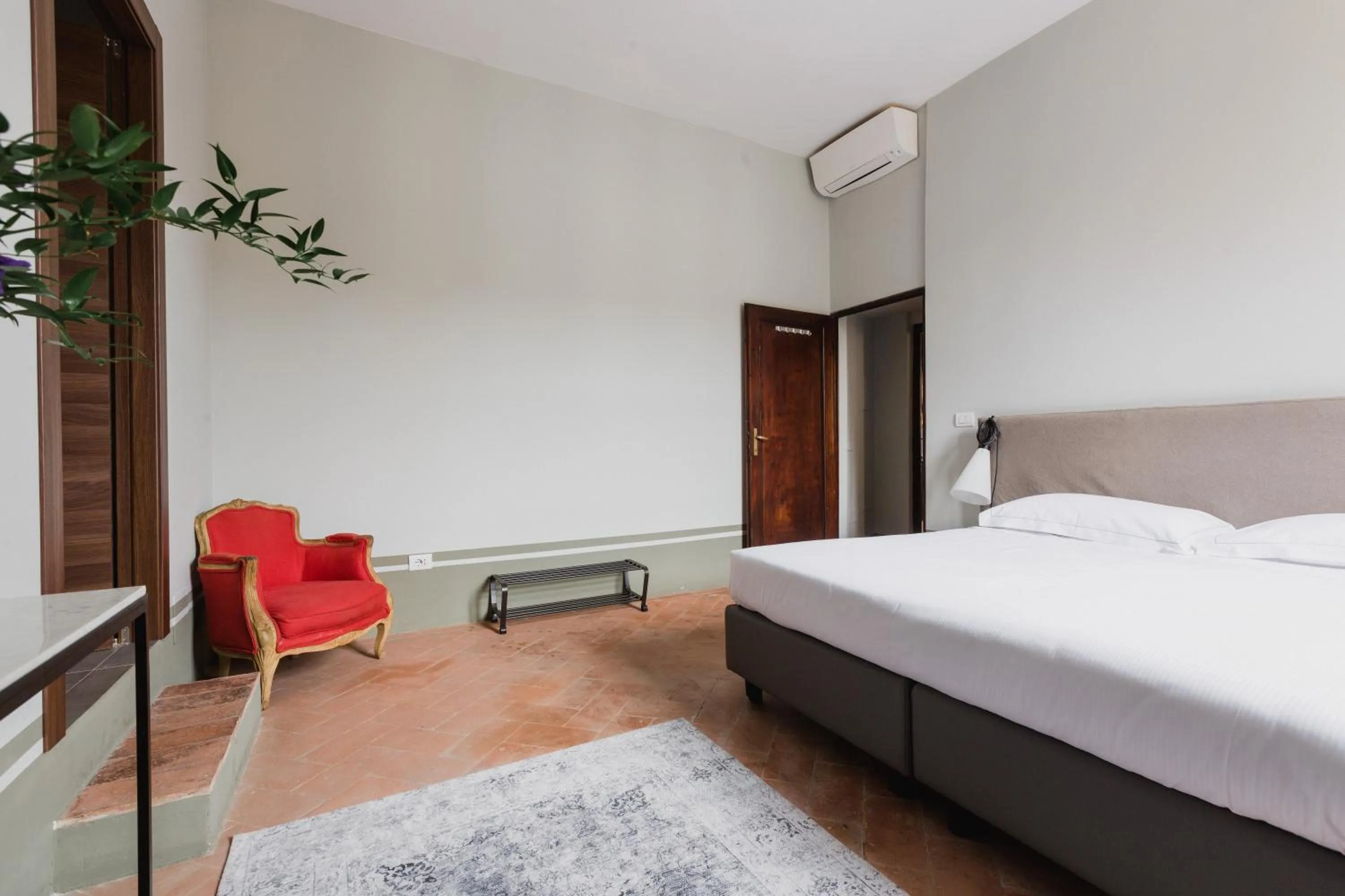 Bed in The Artists' Palace Florence