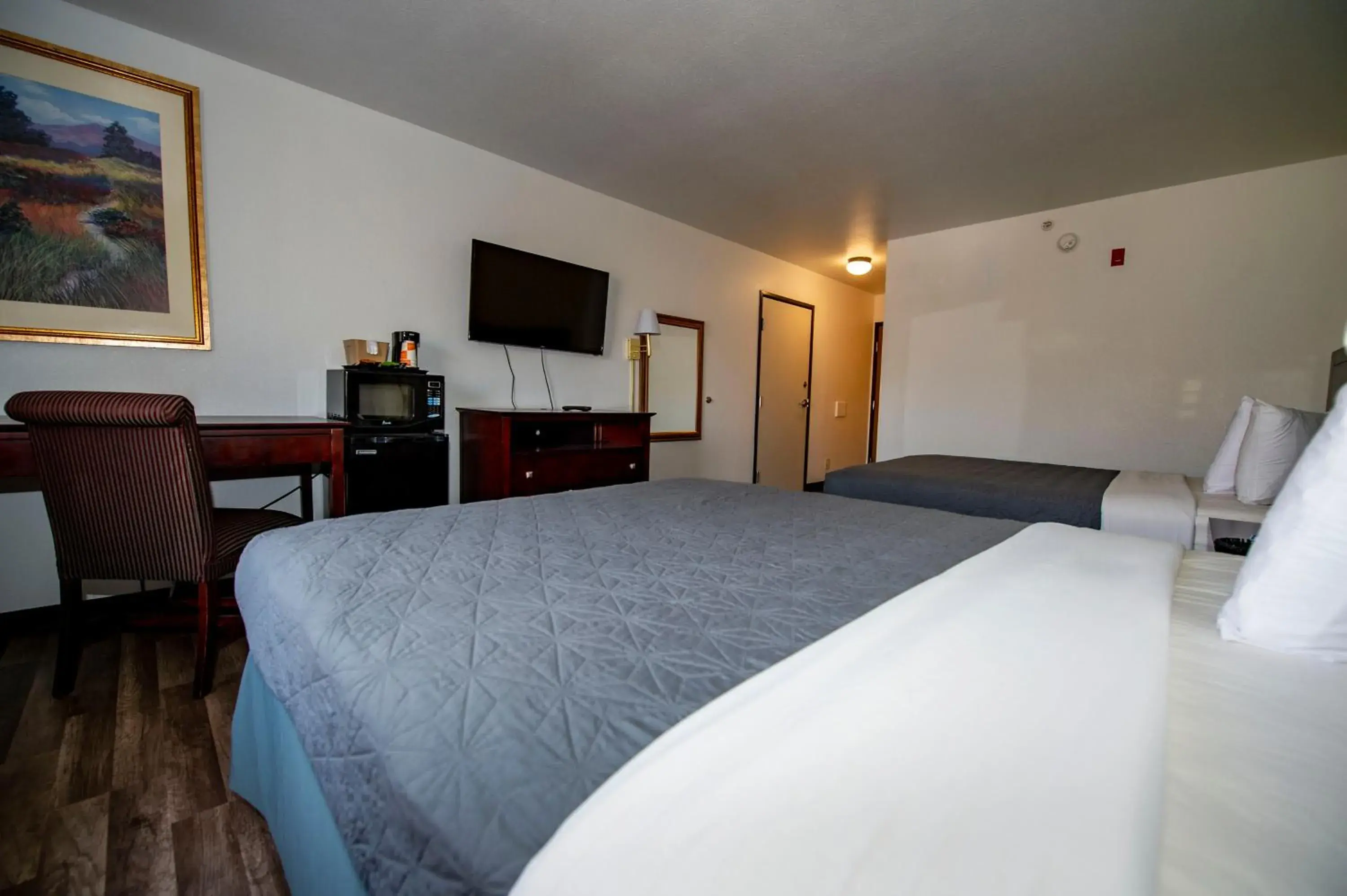 Bed in Rodeway Inn Central Colorado Springs Bed in Rodeway Inn Central Colorado Springs