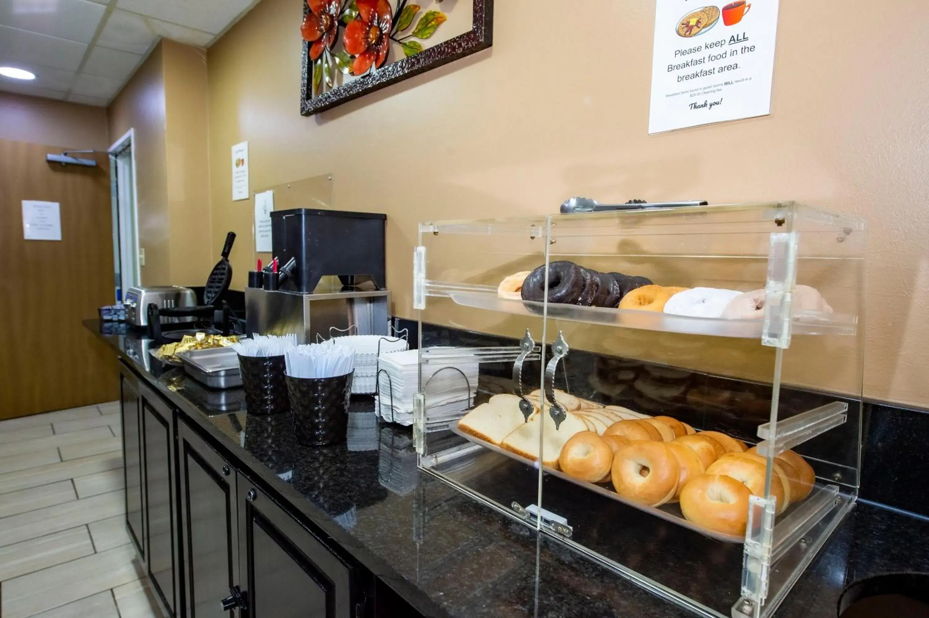 Breakfast in Rodeway Inn Central Colorado Springs Breakfast in Rodeway Inn Central Colorado Springs