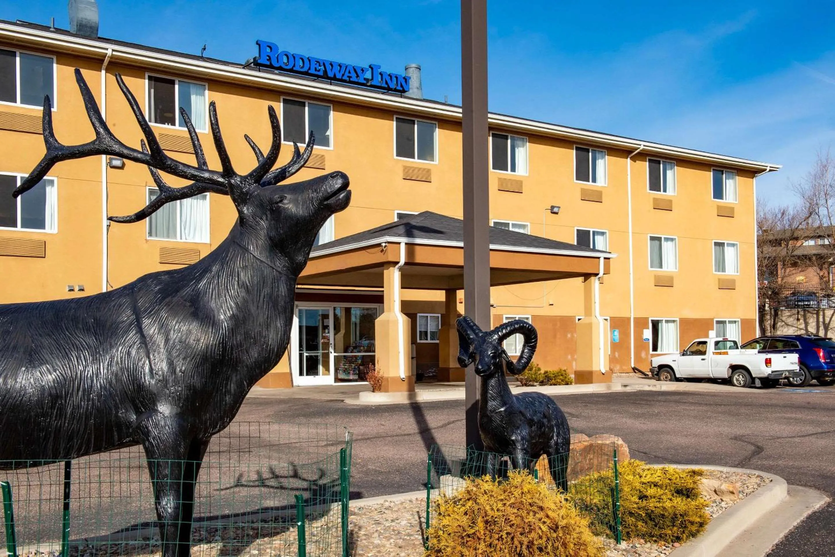 Property building in Rodeway Inn Central Colorado Springs