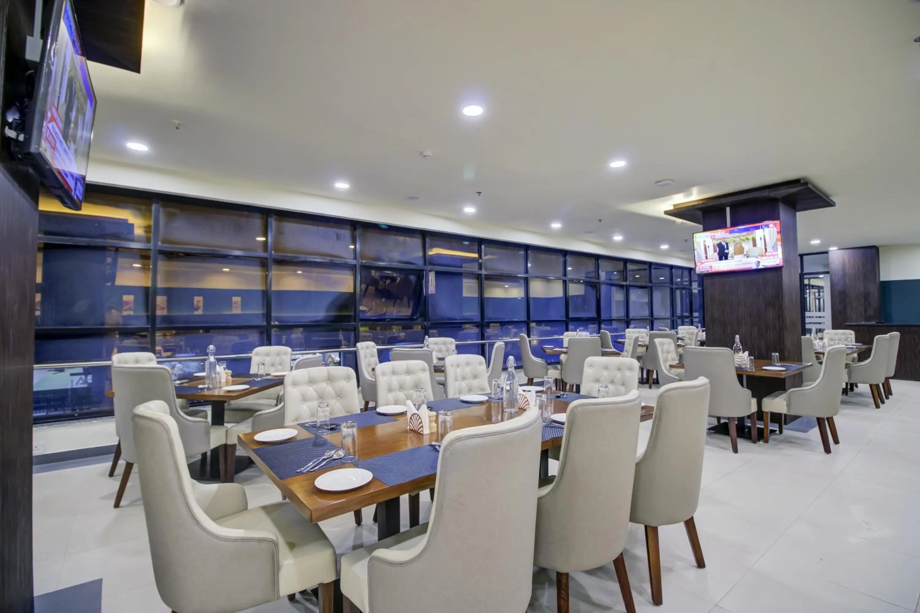 Restaurant/places to eat in The Bindal Hotel