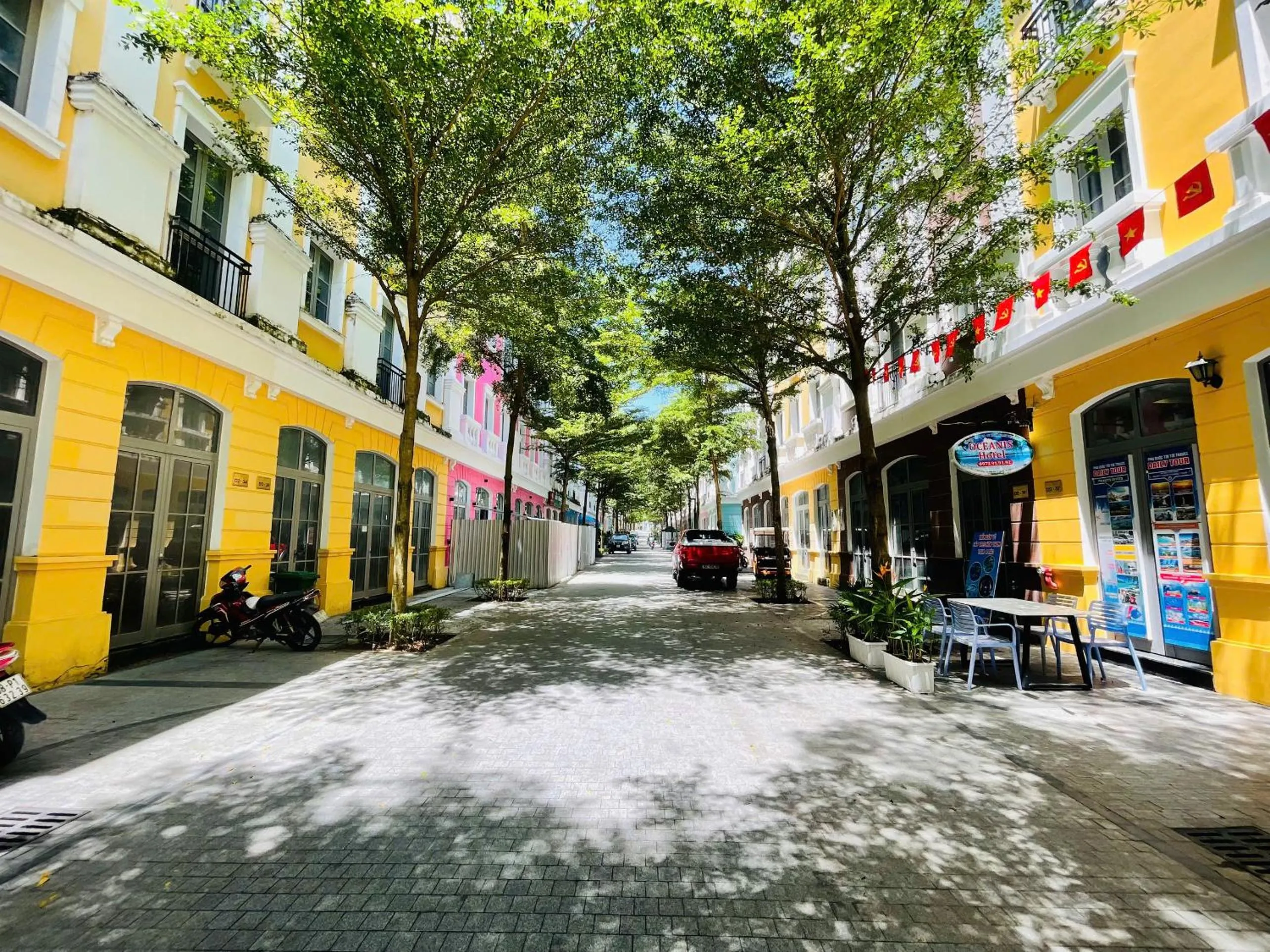 Neighbourhood in Oceanis Hotel