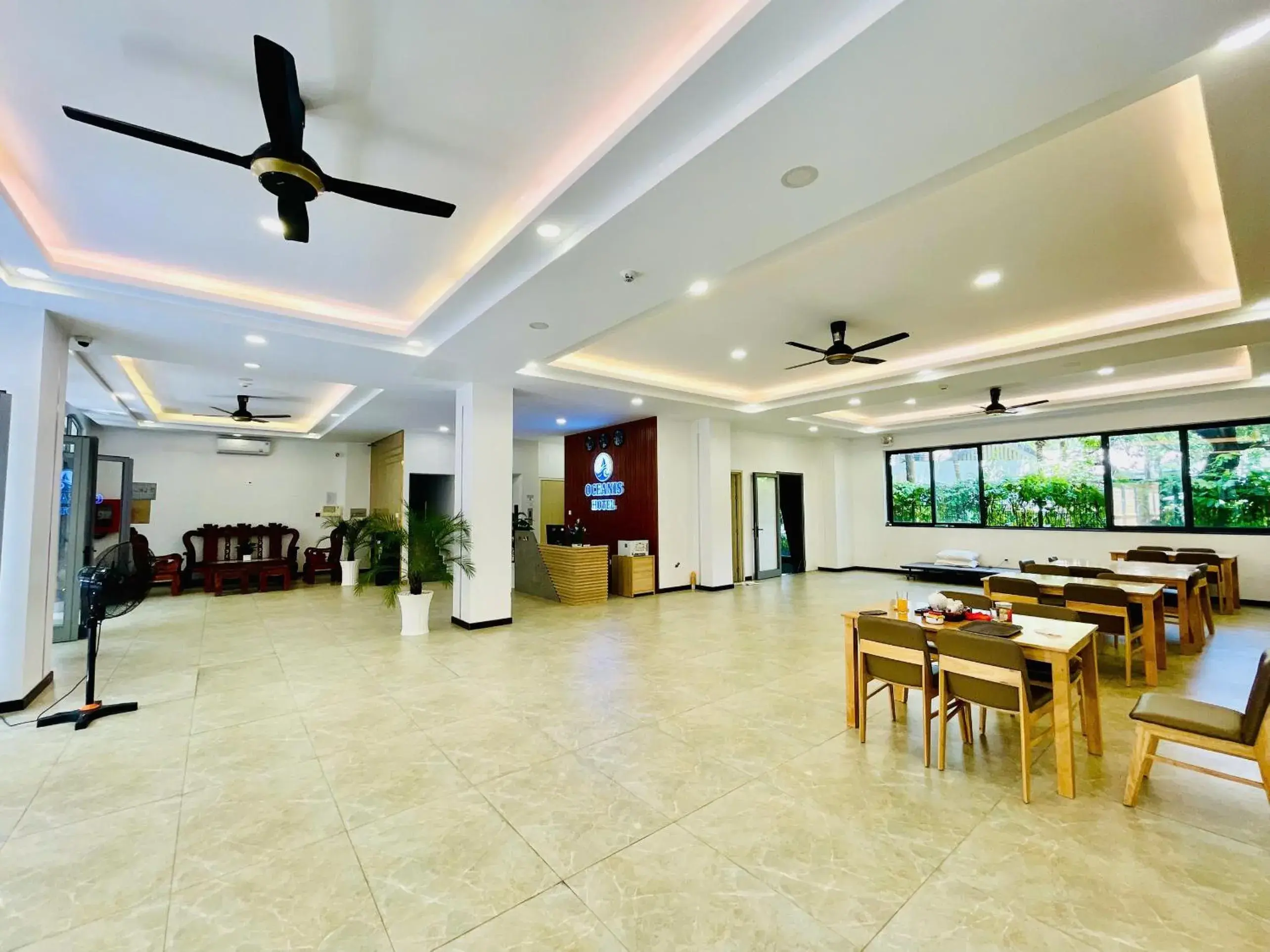 Restaurant/places to eat in Oceanis Hotel Restaurant/places to eat in Oceanis Hotel