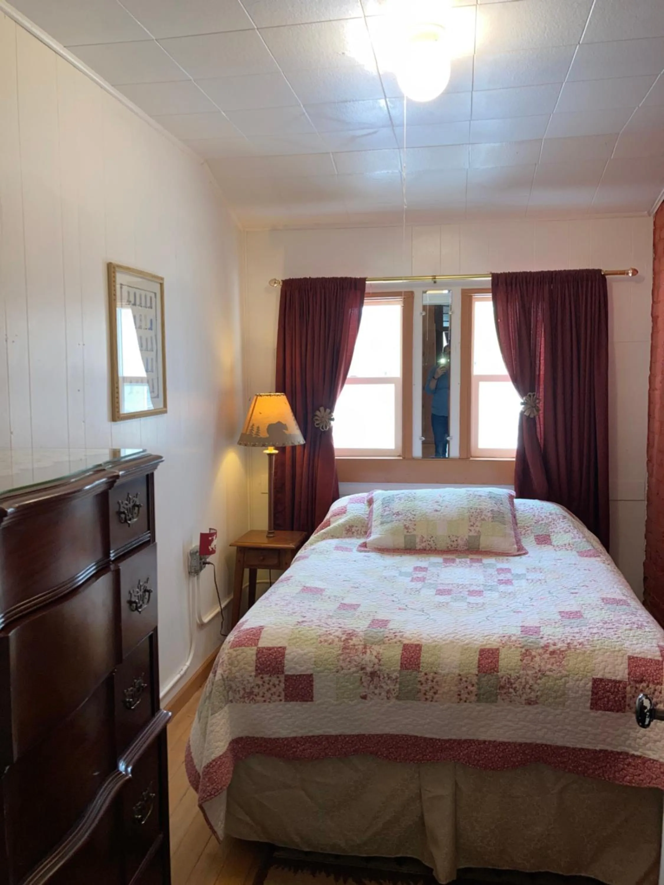 Bed in Historic Capitol Hotel Vacation Suites Downtown