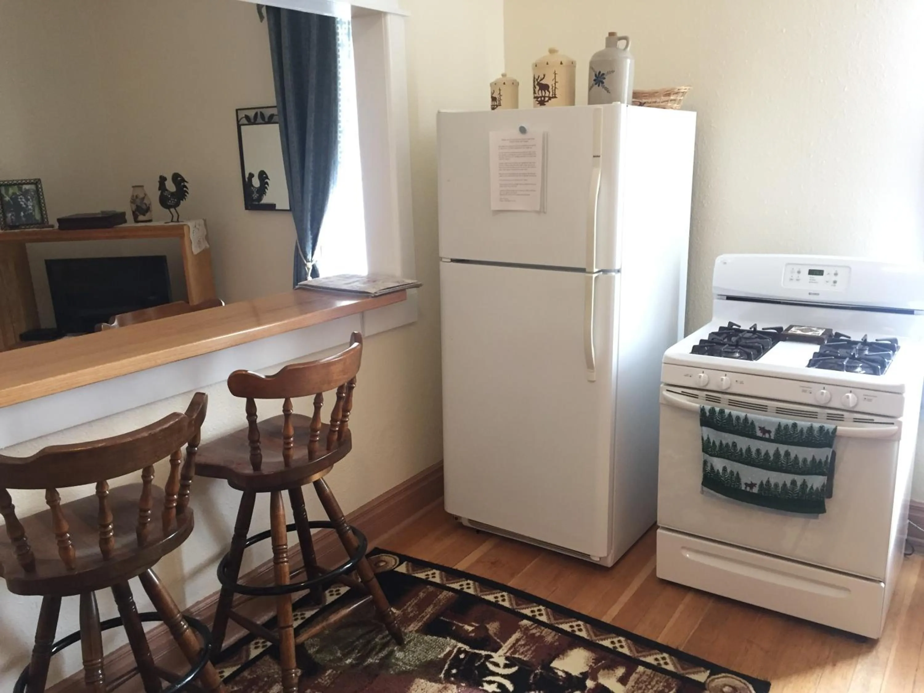 Kitchen or kitchenette in Historic Capitol Hotel Vacation Suites Downtown