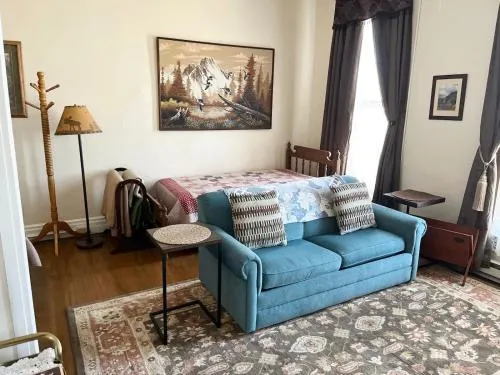 Classic One-Bedroom Apartment with King Bed in Historic Capitol Hotel Vacation Suites Downtown