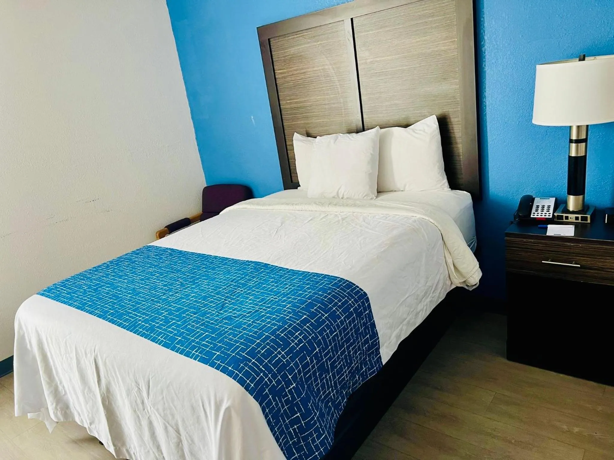 Bed in Travelodge by Wyndham Gallipolis