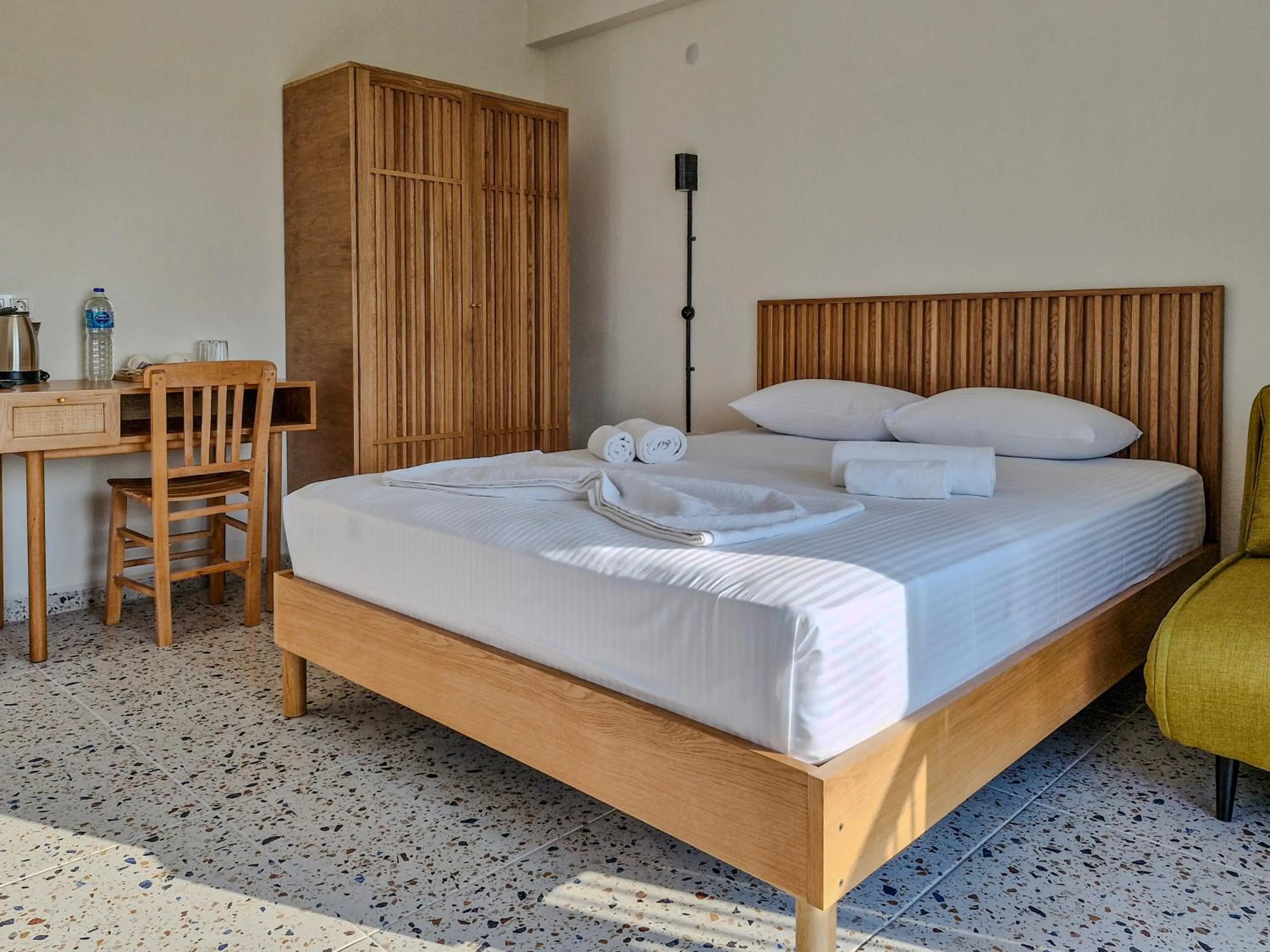 Bed in Fengari Ada Evi