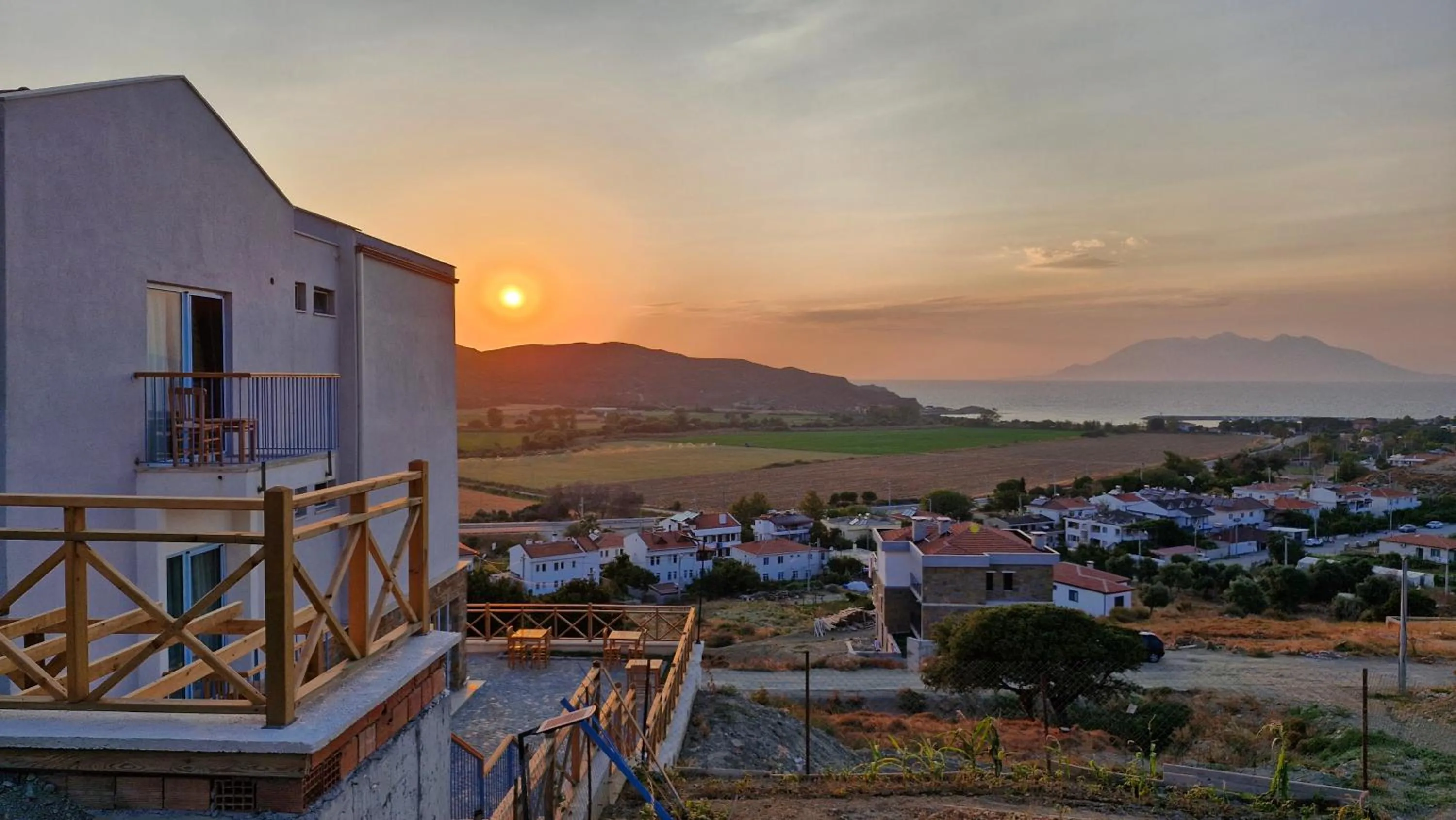 Sunset in Fengari Ada Evi