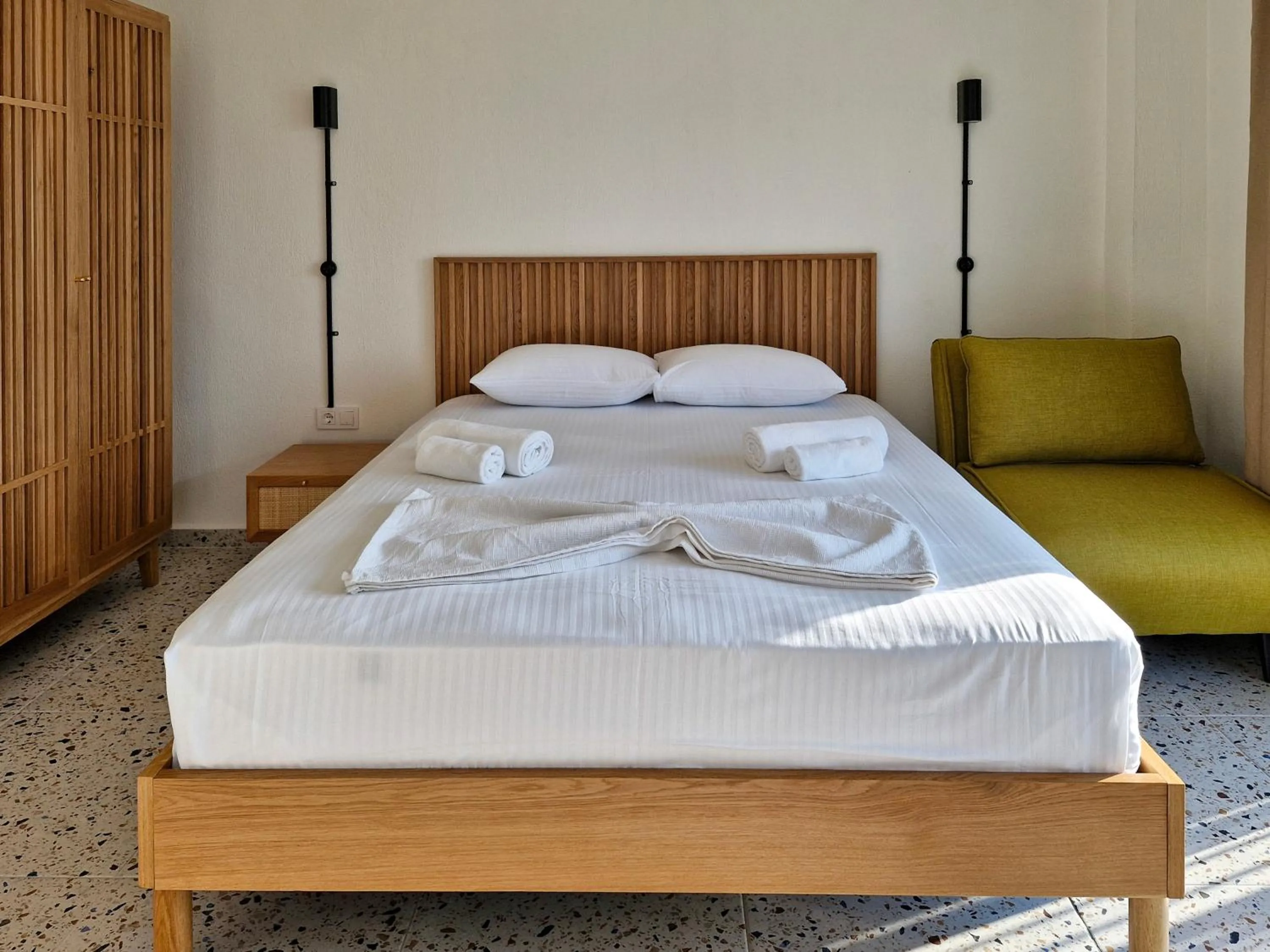 Bed in Fengari Ada Evi