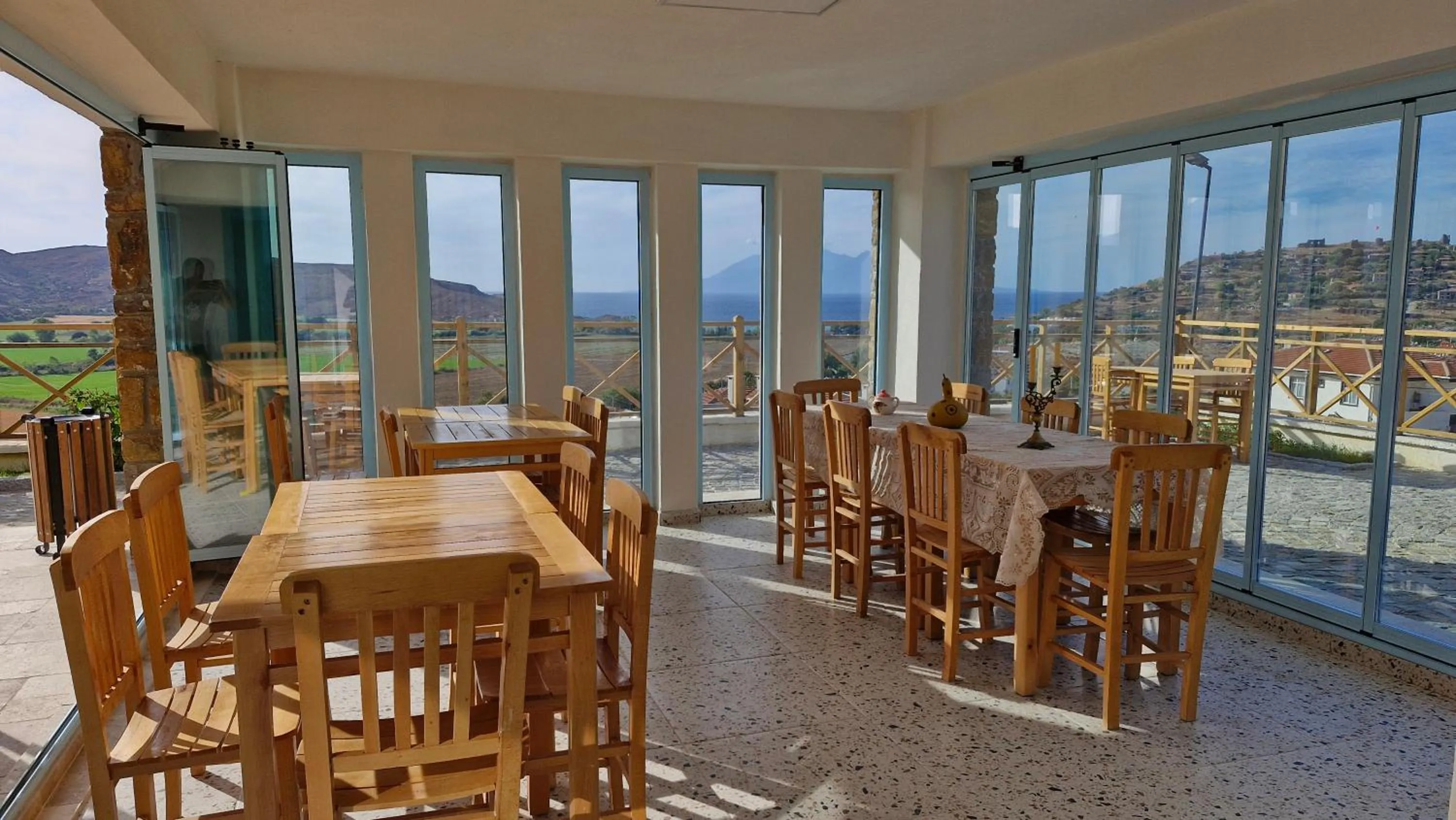 Dining area in Fengari Ada Evi