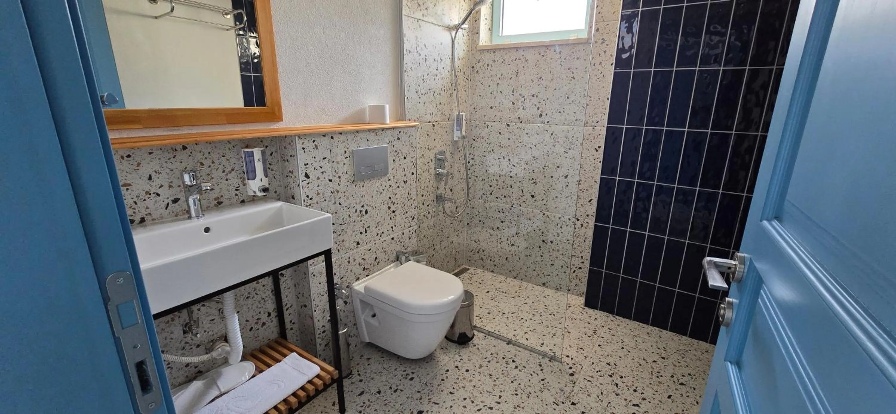 Bathroom in Fengari Ada Evi