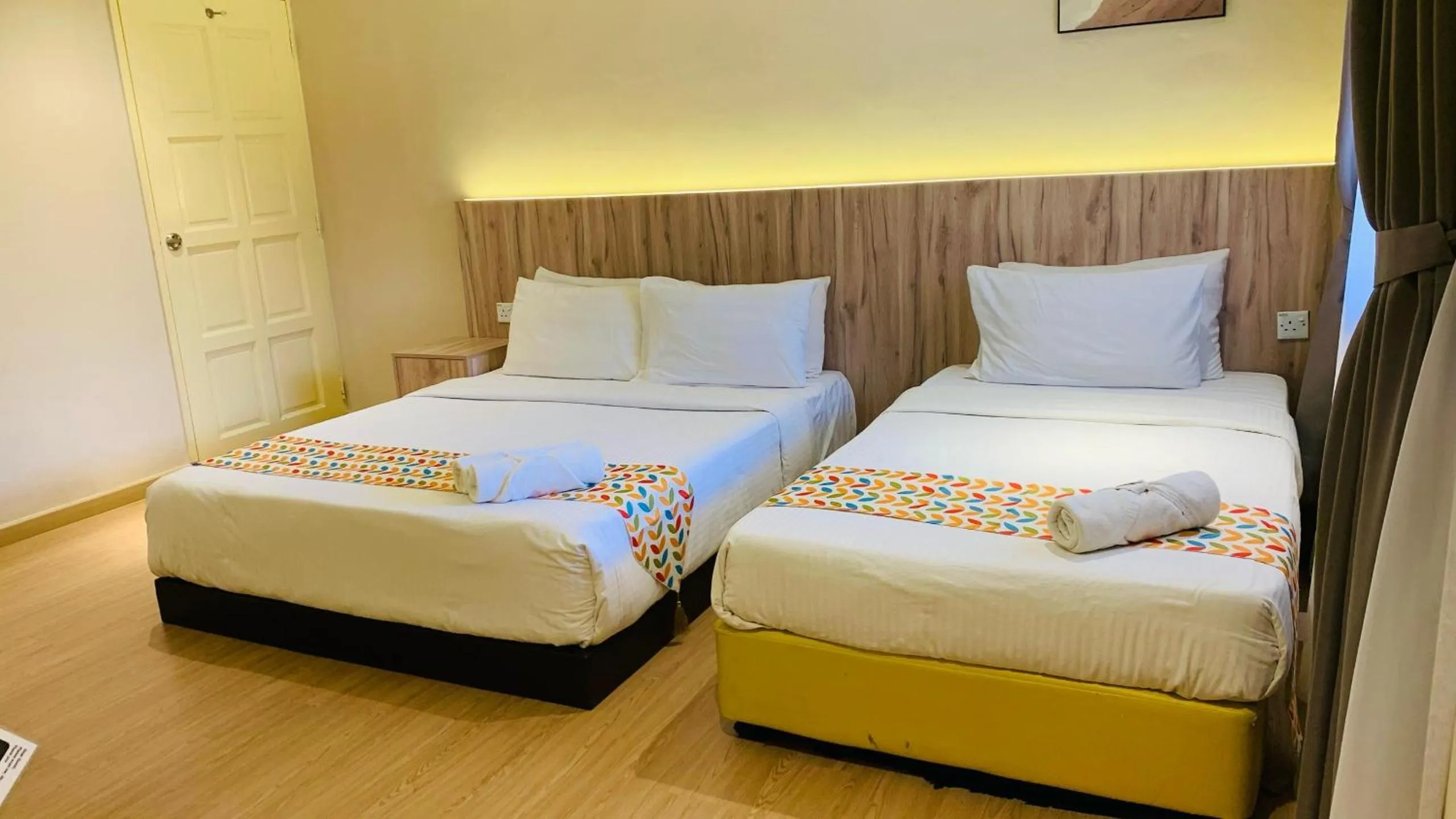 Bedroom, Bed in Rompin Beach Resorts