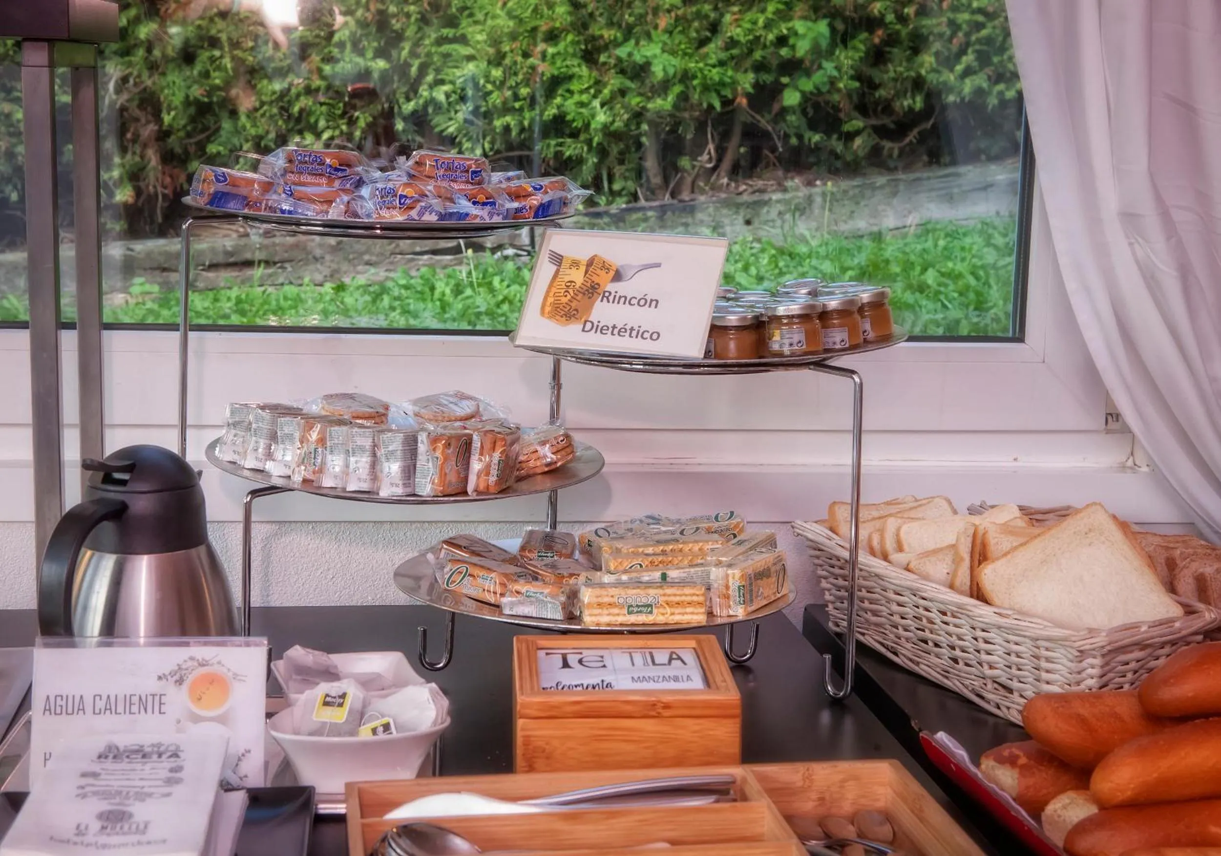 Buffet breakfast in Hotel Playa Ribera
