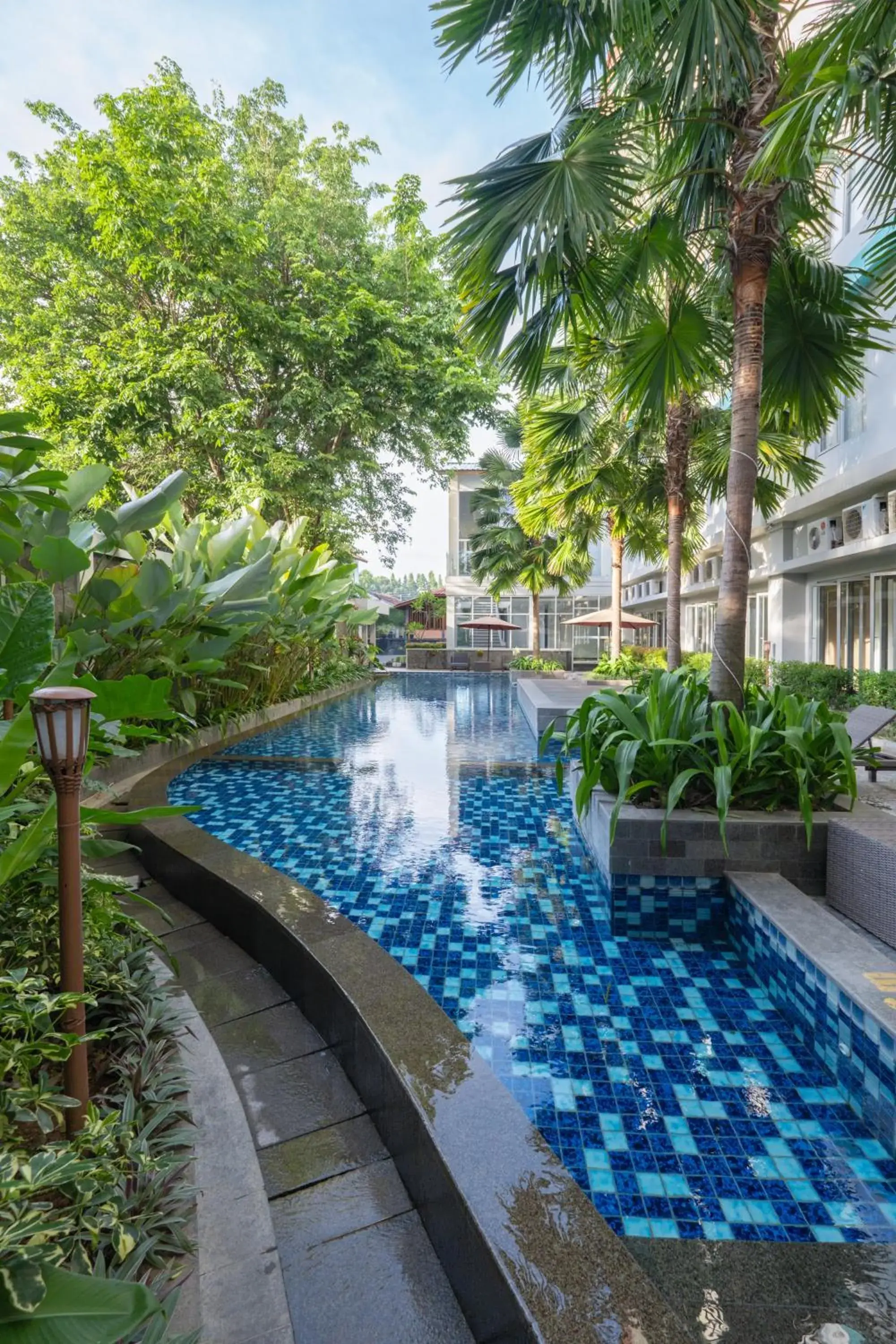 Swimming Pool in Burza Hotel Yogyakarta