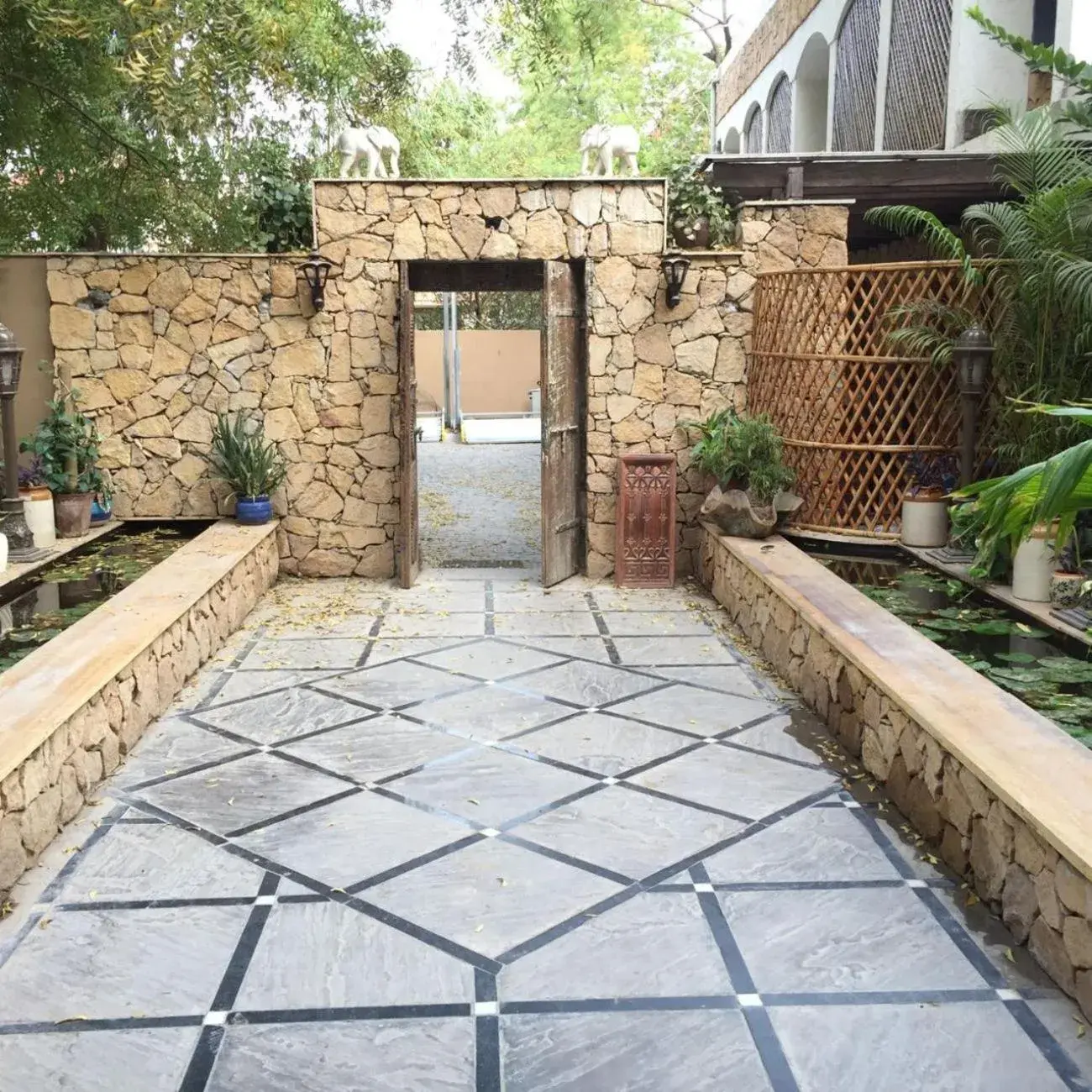 Facade/entrance in WelcomHeritage Mani Mansion Facade/entrance in WelcomHeritage Mani Mansion