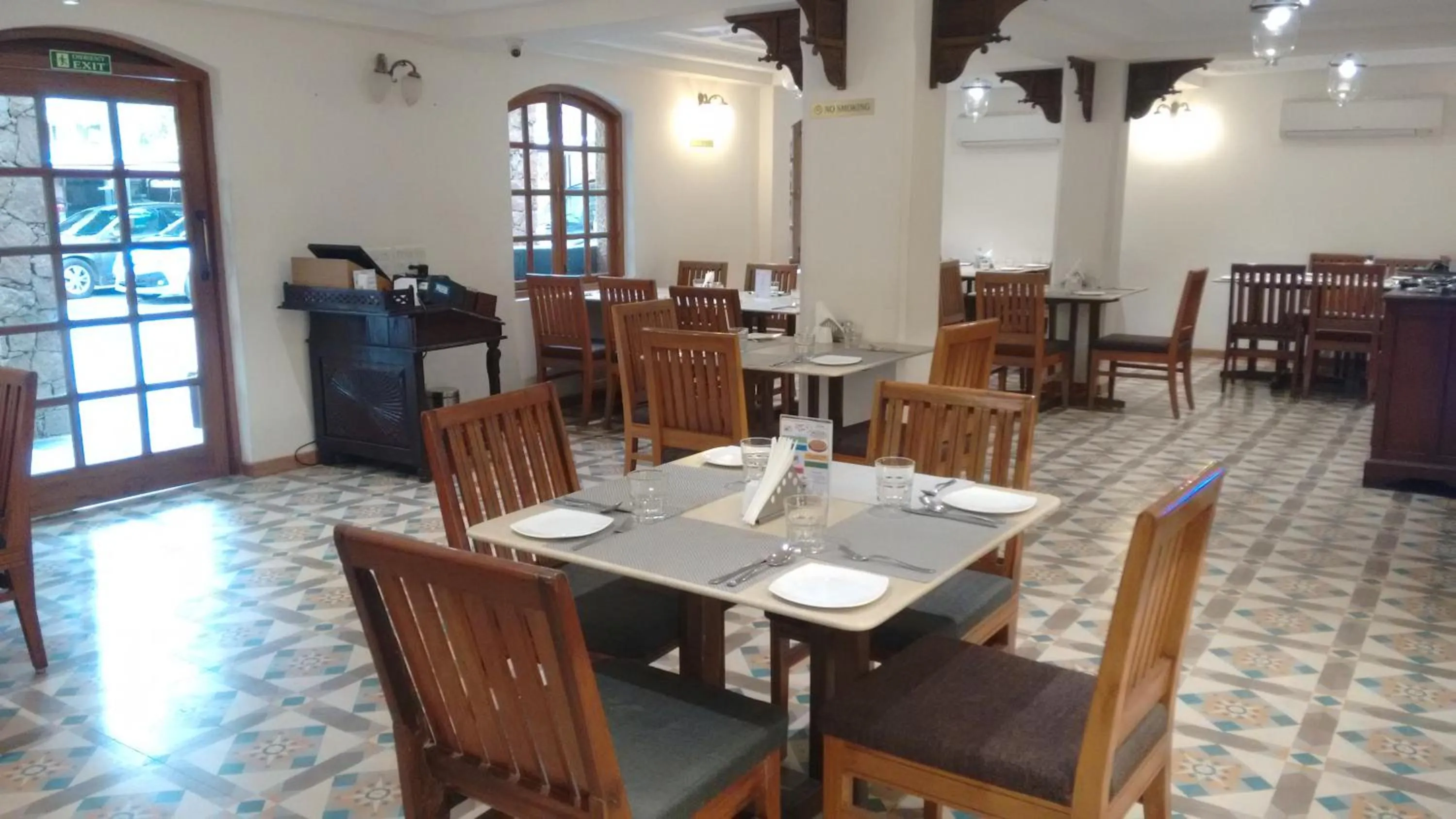 Restaurant/places to eat in WelcomHeritage Mani Mansion