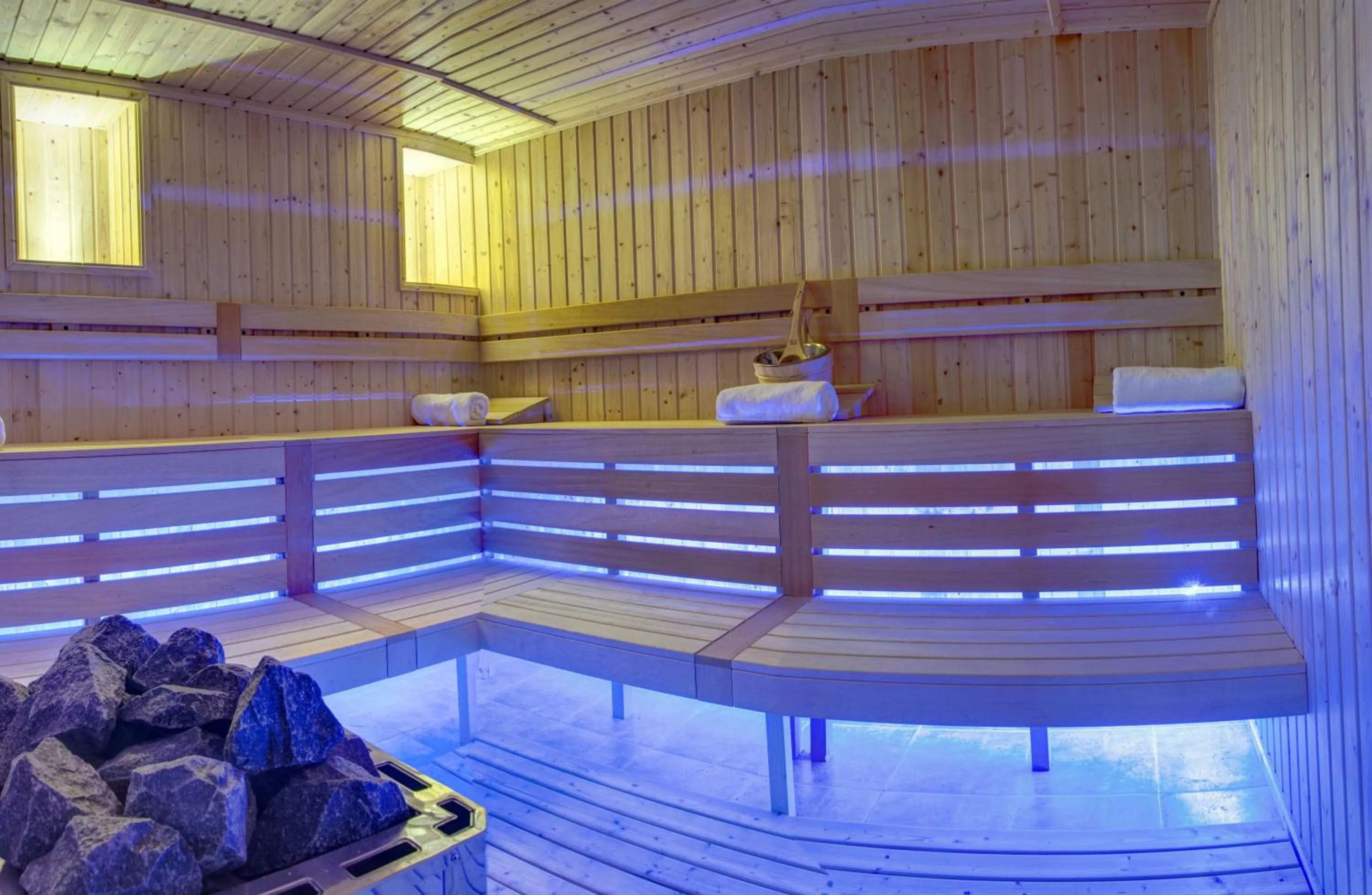 Hot Spring Bath in Hotel Monte Cristo