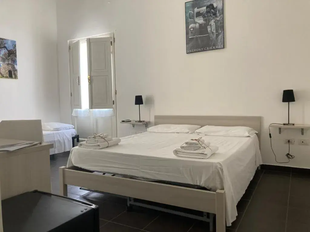 Deluxe Double Room with Balcony in Gatto Bianco La Dimora Storica Deluxe Double Room with Balcony in Gatto Bianco La Dimora Storica