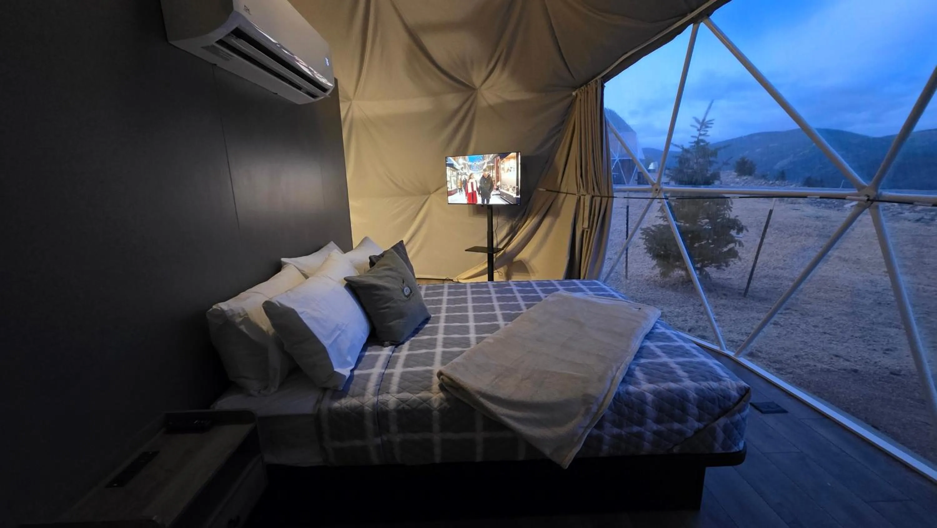 Bed in The Nest at Black Hawk