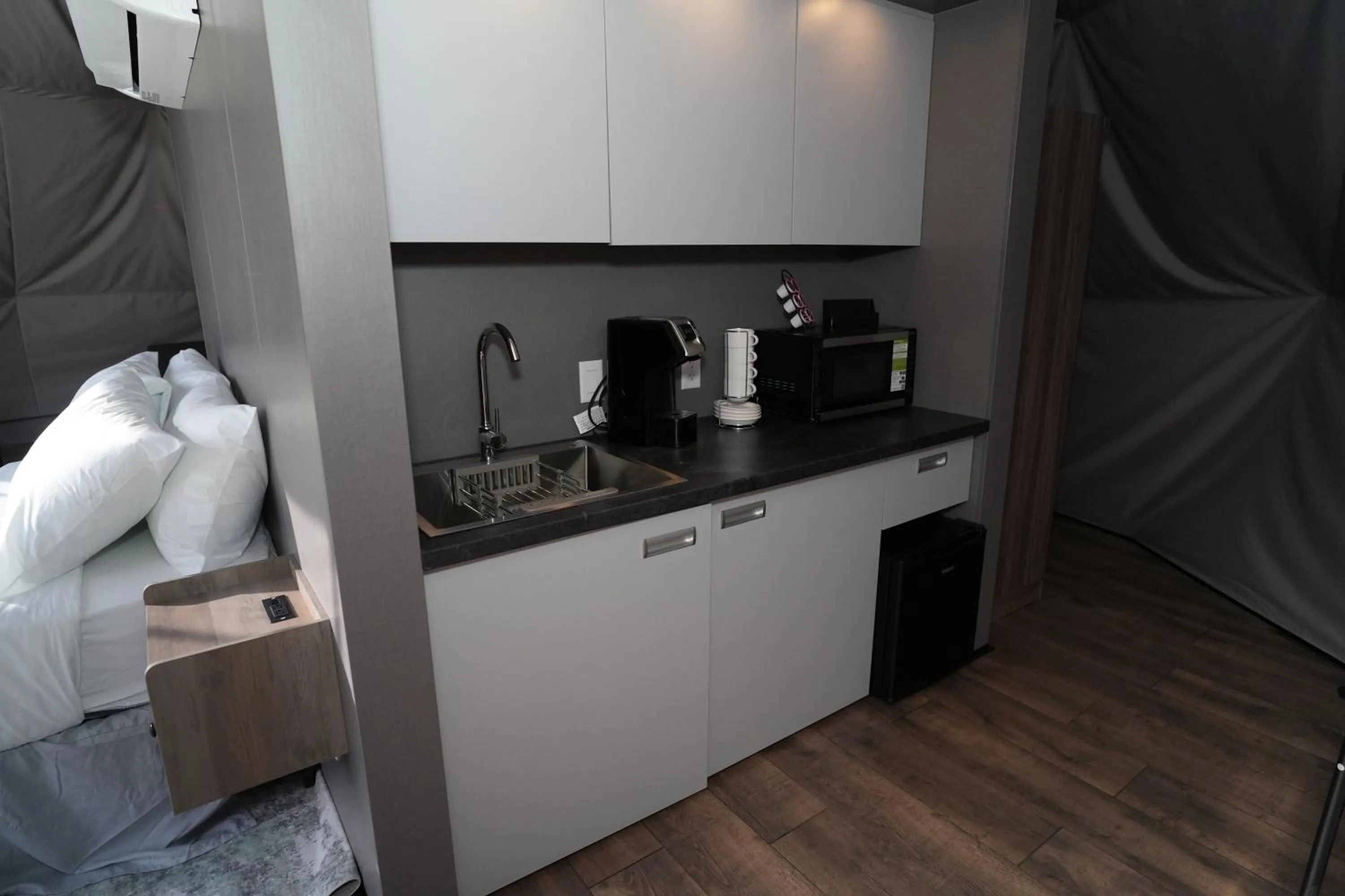 Coffee/tea facilities in The Nest at Black Hawk