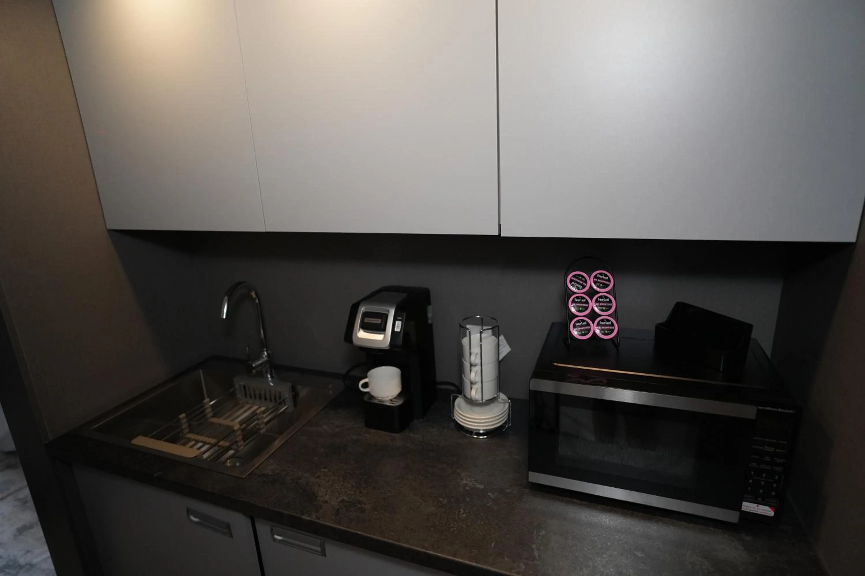 Coffee/tea facilities in The Nest at Black Hawk