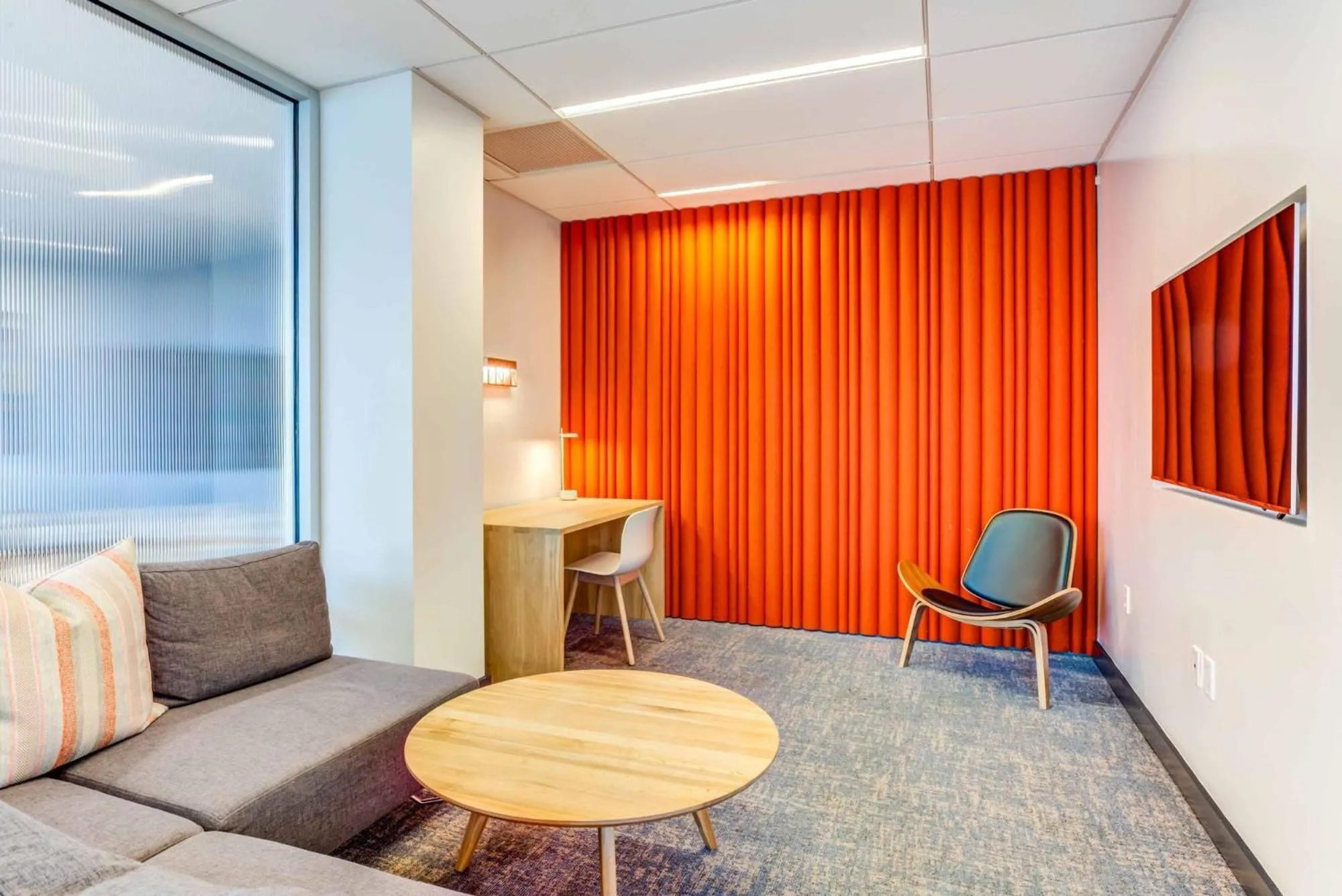 Seating area in Luxury Apartments by Hyatus Downtown Boston