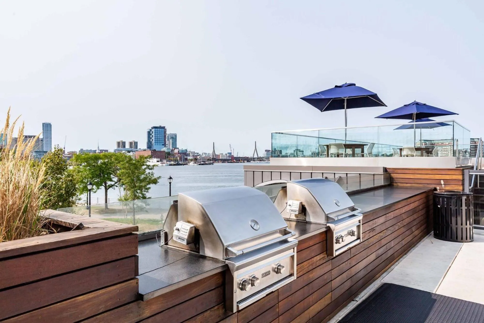 BBQ facilities in Luxury Apartments by Hyatus Downtown Boston