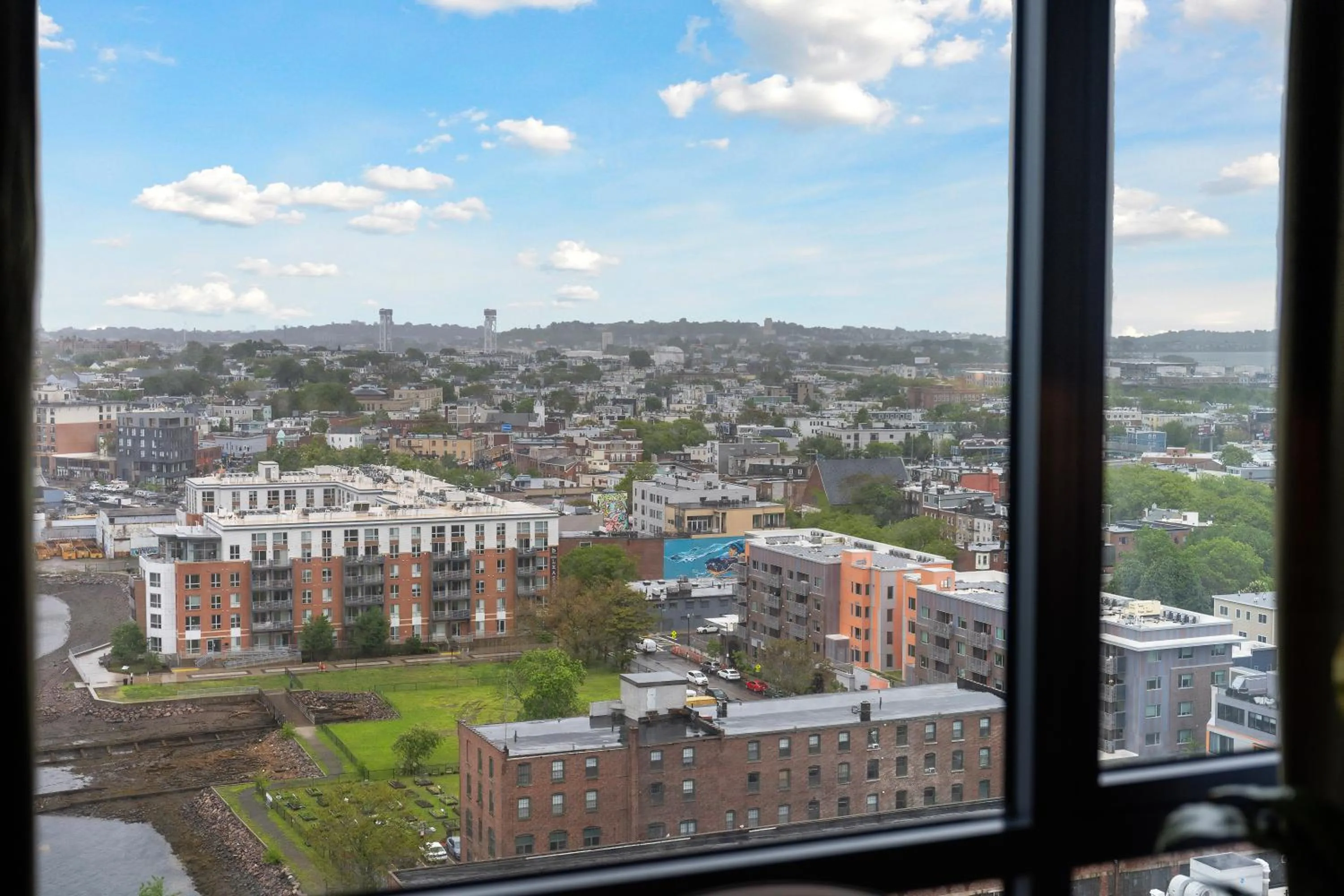 Living room in Luxury Apartments by Hyatus Downtown Boston